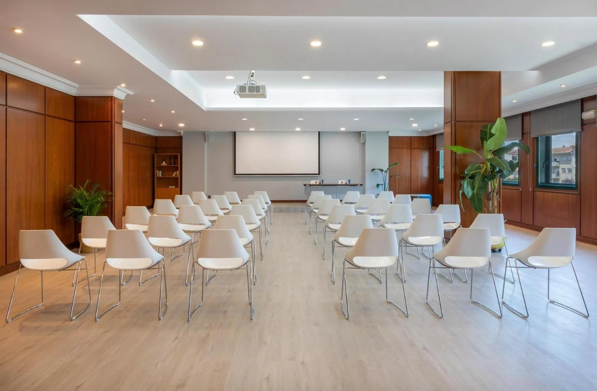 Business facilities in Hotel Santiago Plaza Affiliated by Meliá