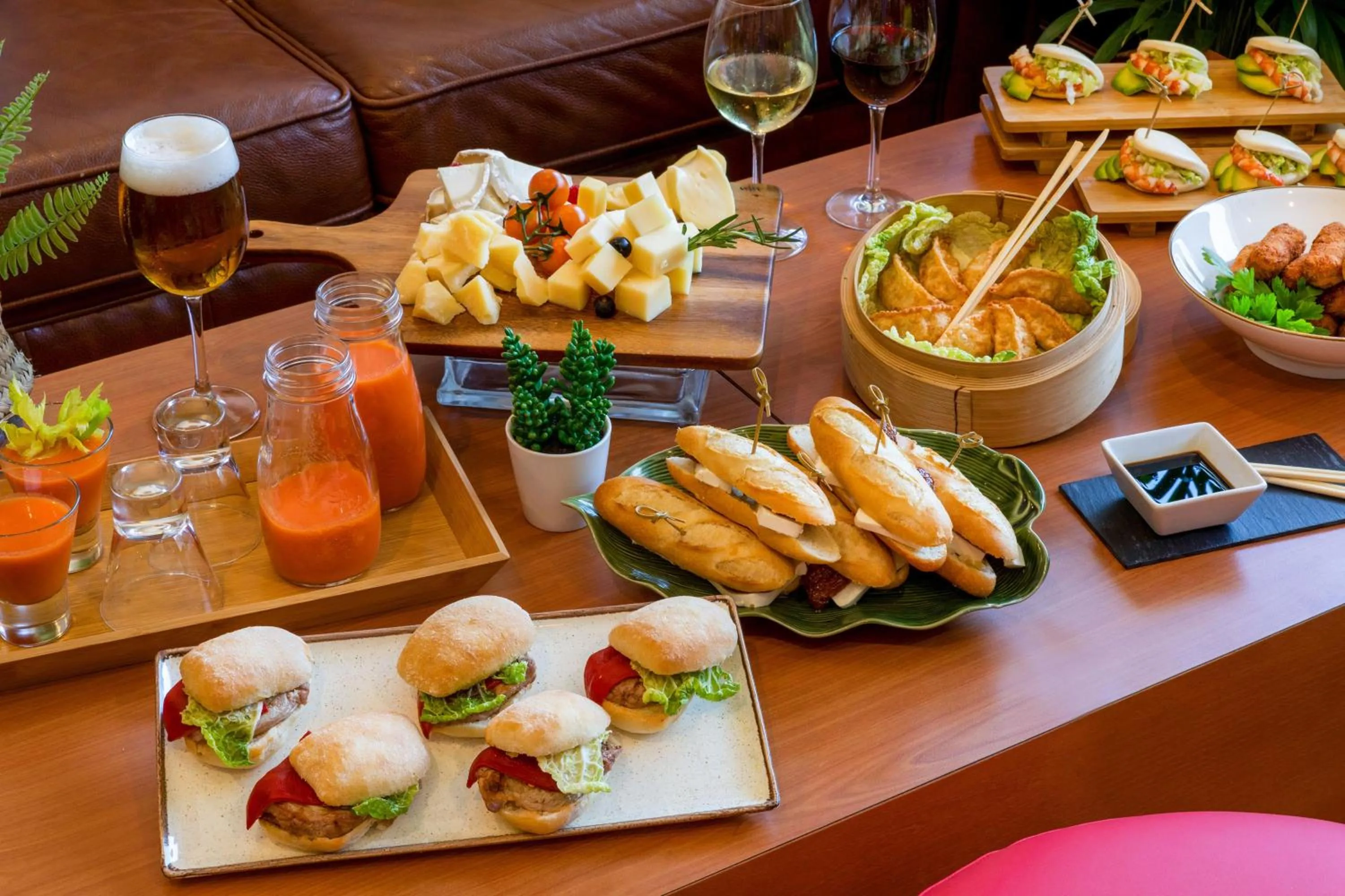 Restaurant/places to eat in Hotel Santiago Plaza Affiliated by Meliá