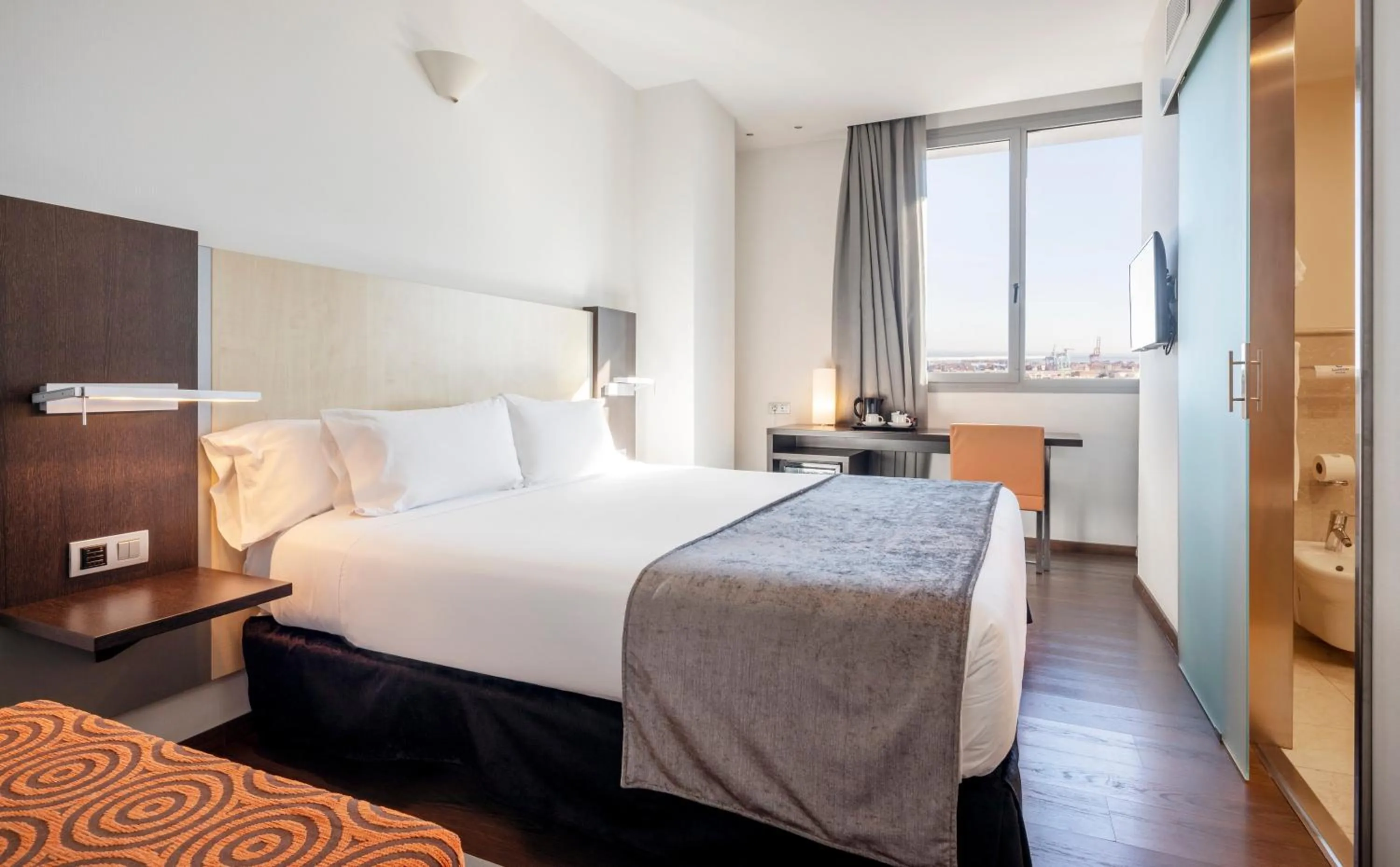 Photo of the whole room, Bed in Ilunion Aqua 4