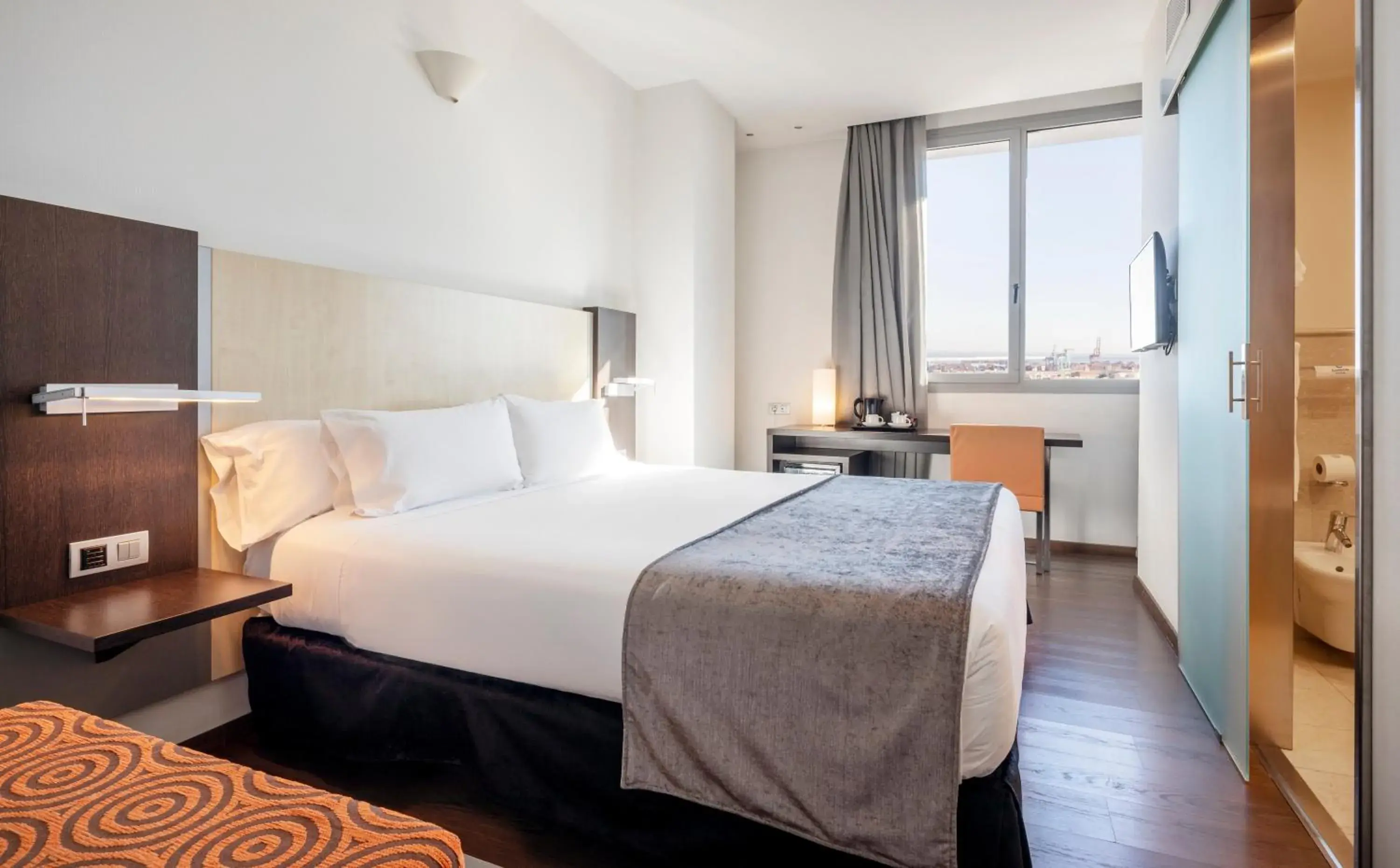 Photo of the whole room, Bed in Ilunion Aqua 4 Photo of the whole room, Bed in Ilunion Aqua 4