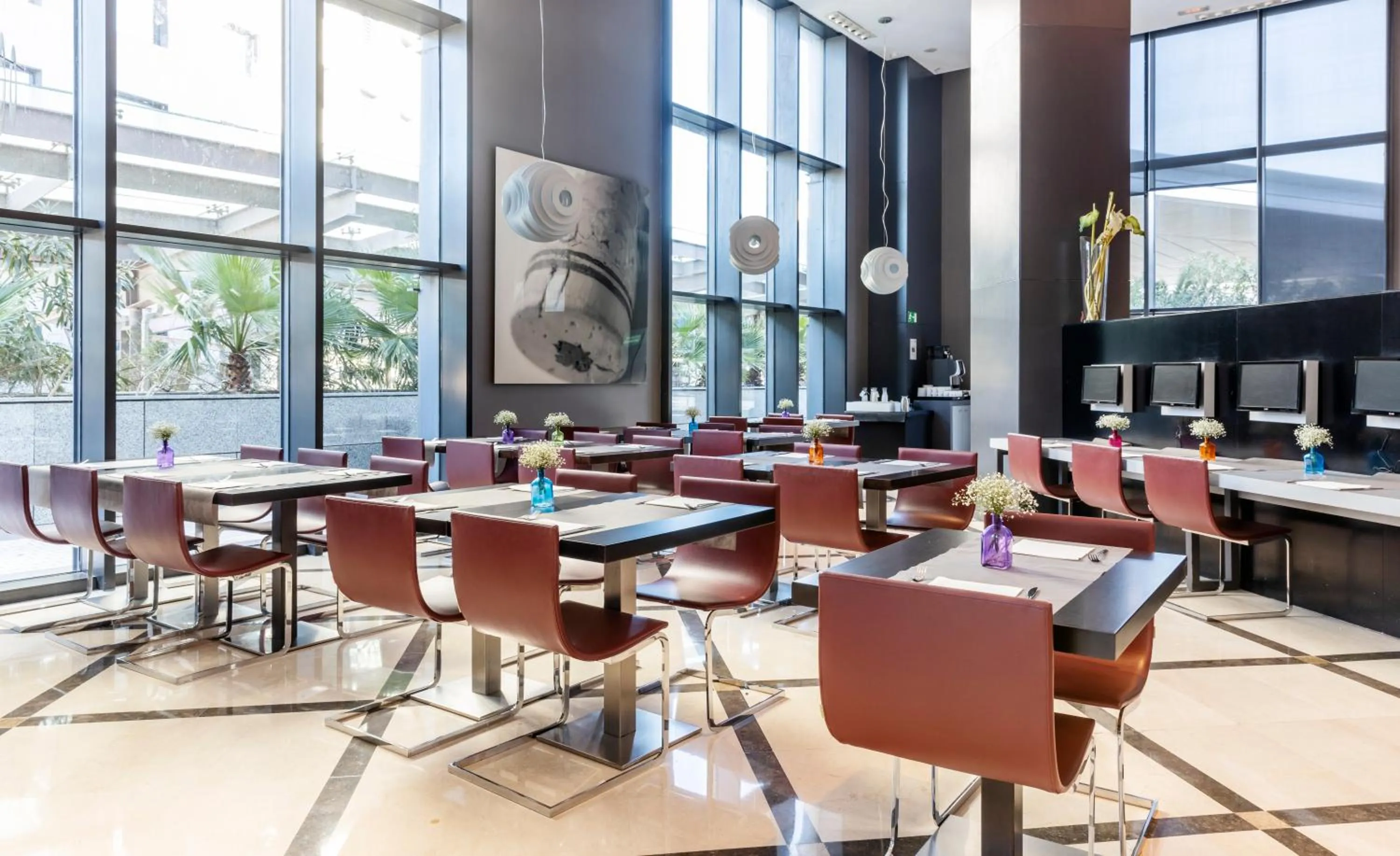 Restaurant/places to eat in Ilunion Aqua 4