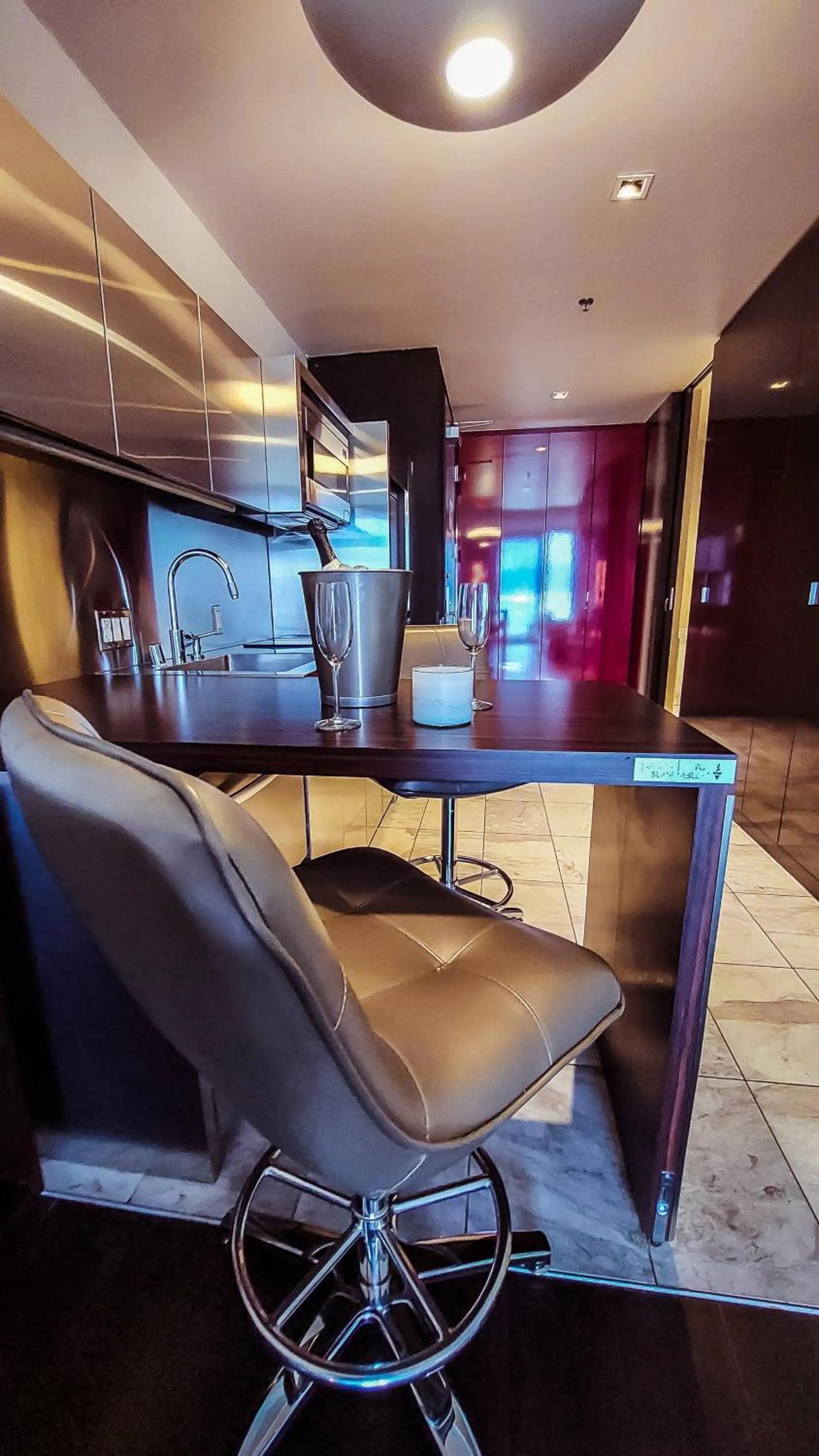 Luxury 53rd Flr Condo with Amazing Sunset View & Balcony NO ReFee at Palms Place