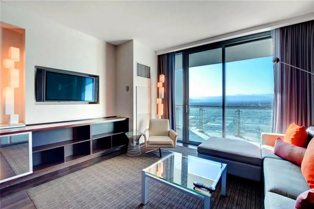Luxury 53rd Flr Condo with Amazing Sunset View & Balcony NO ReFee at Palms Place