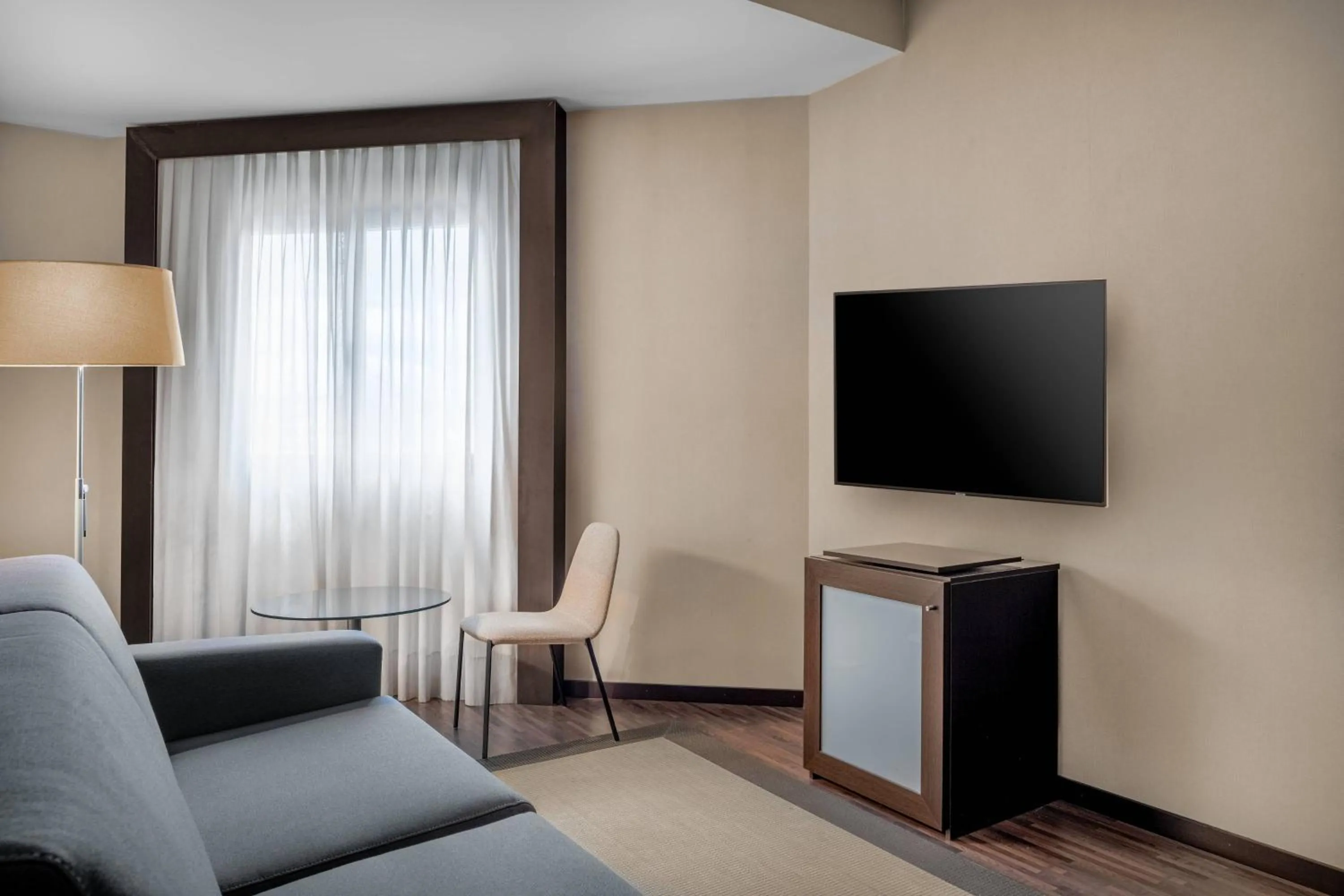 Living room in AC Hotel Oviedo Fórum by Marriott