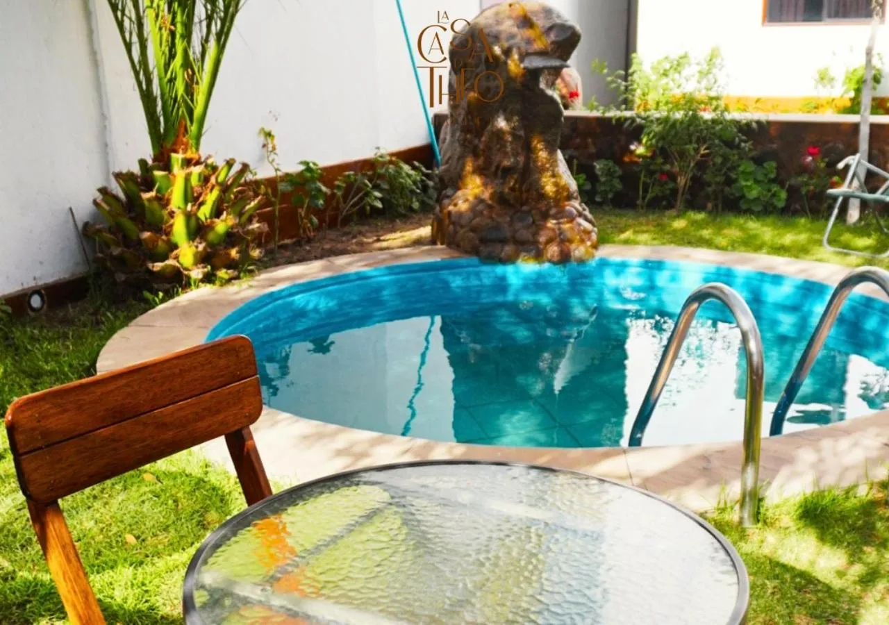 Pool view in La casa de theo