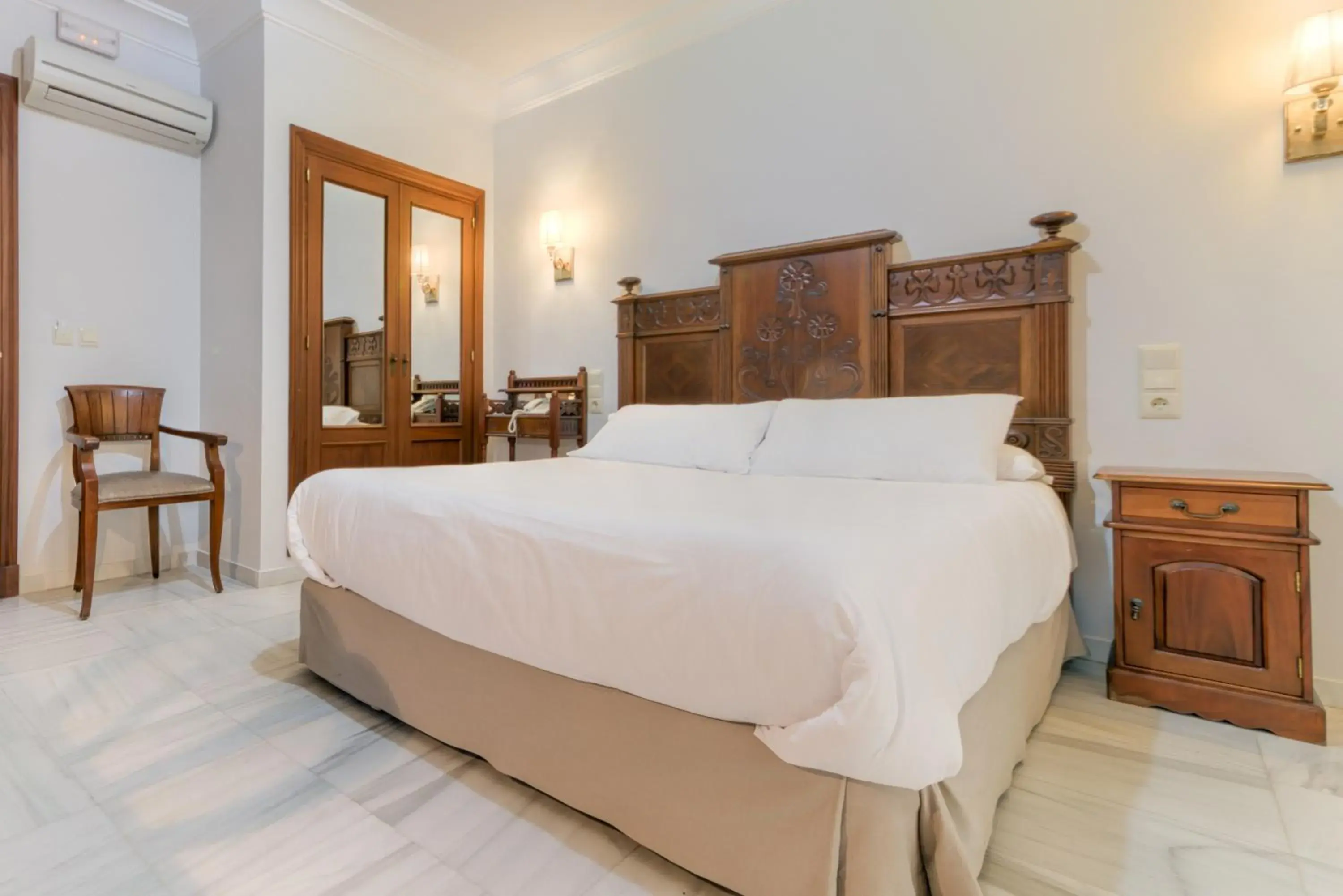 Photo of the whole room, Bed in Hotel Playa de Regla Photo of the whole room, Bed in Hotel Playa de Regla