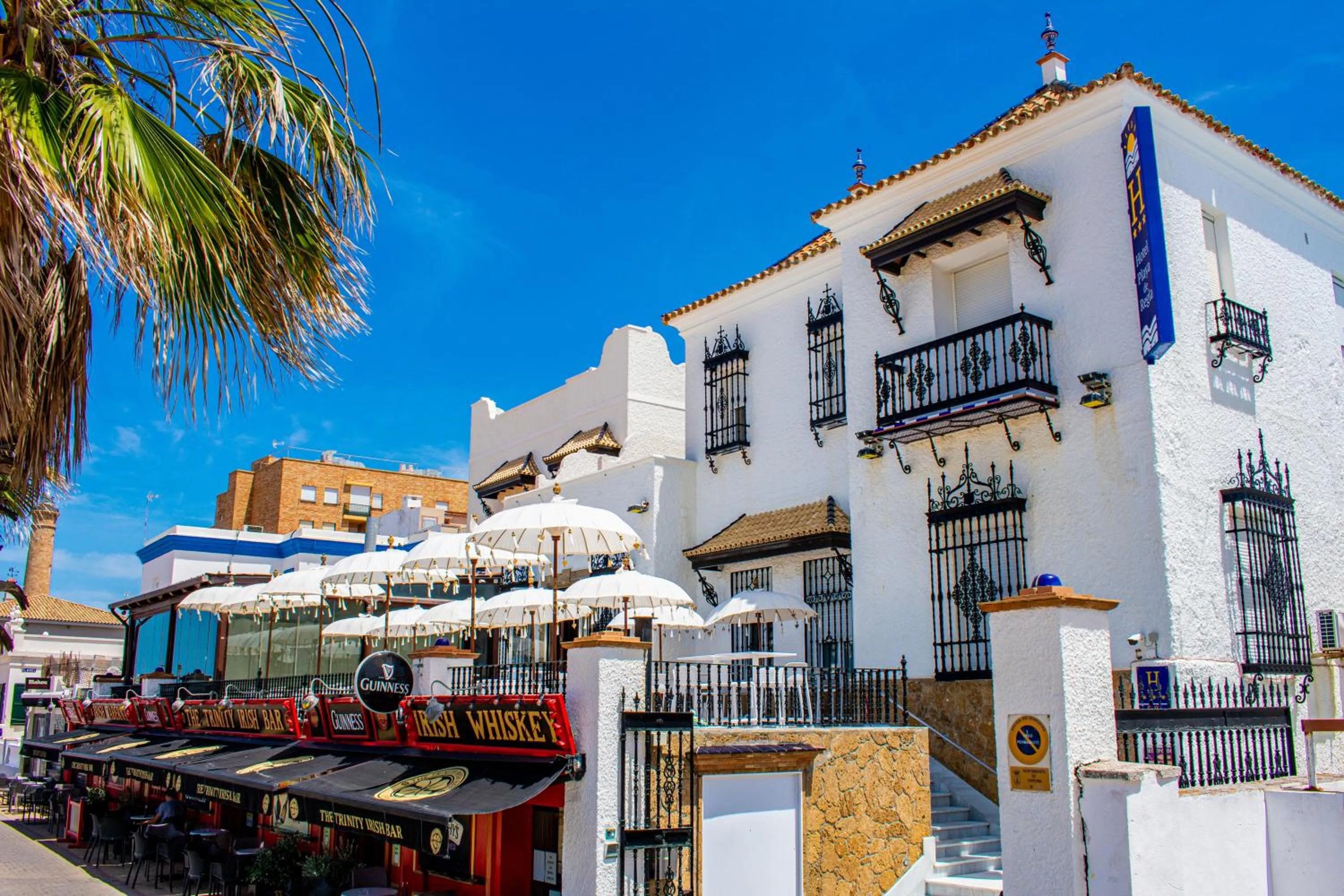Facade/entrance in Hotel Playa de Regla