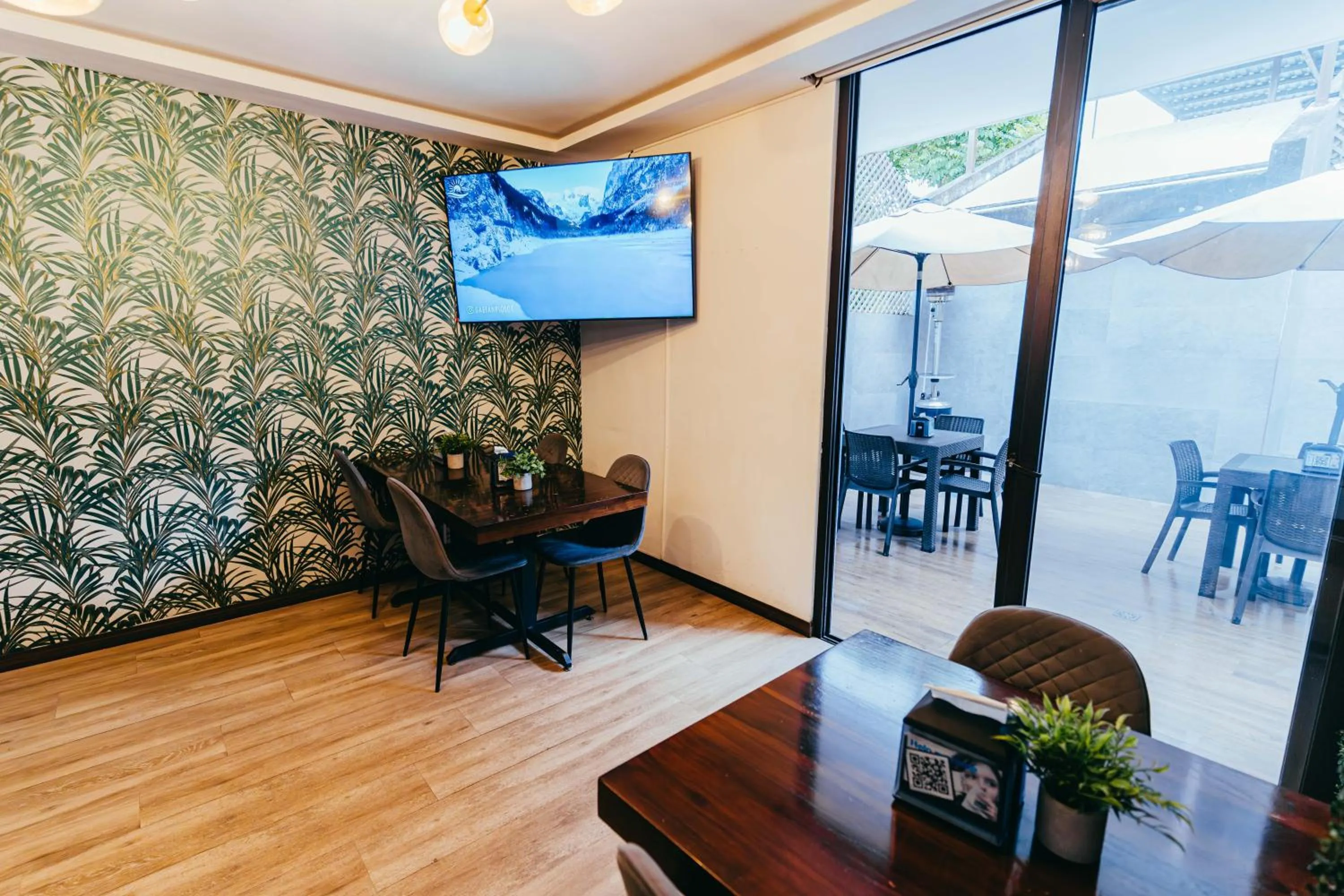 Communal lounge/ TV room in Hotel Villas Santander