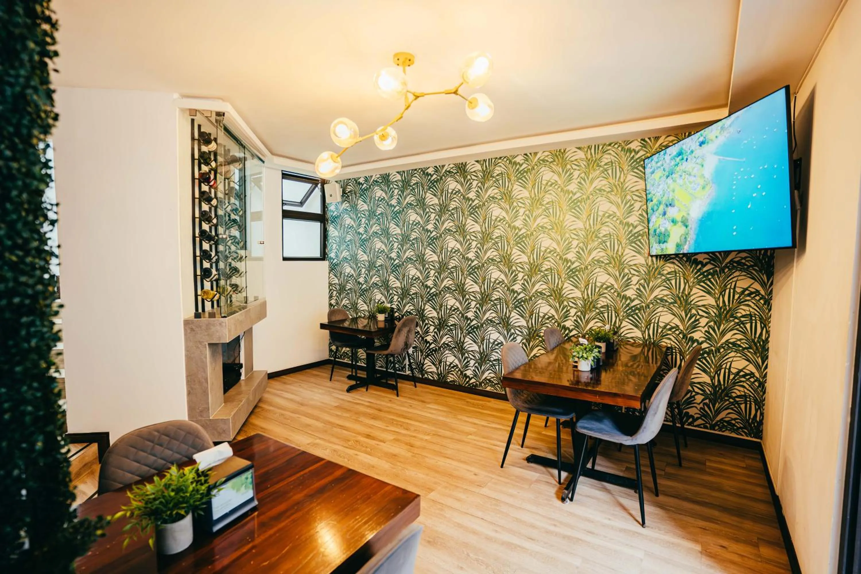 Communal lounge/ TV room in Hotel Villas Santander