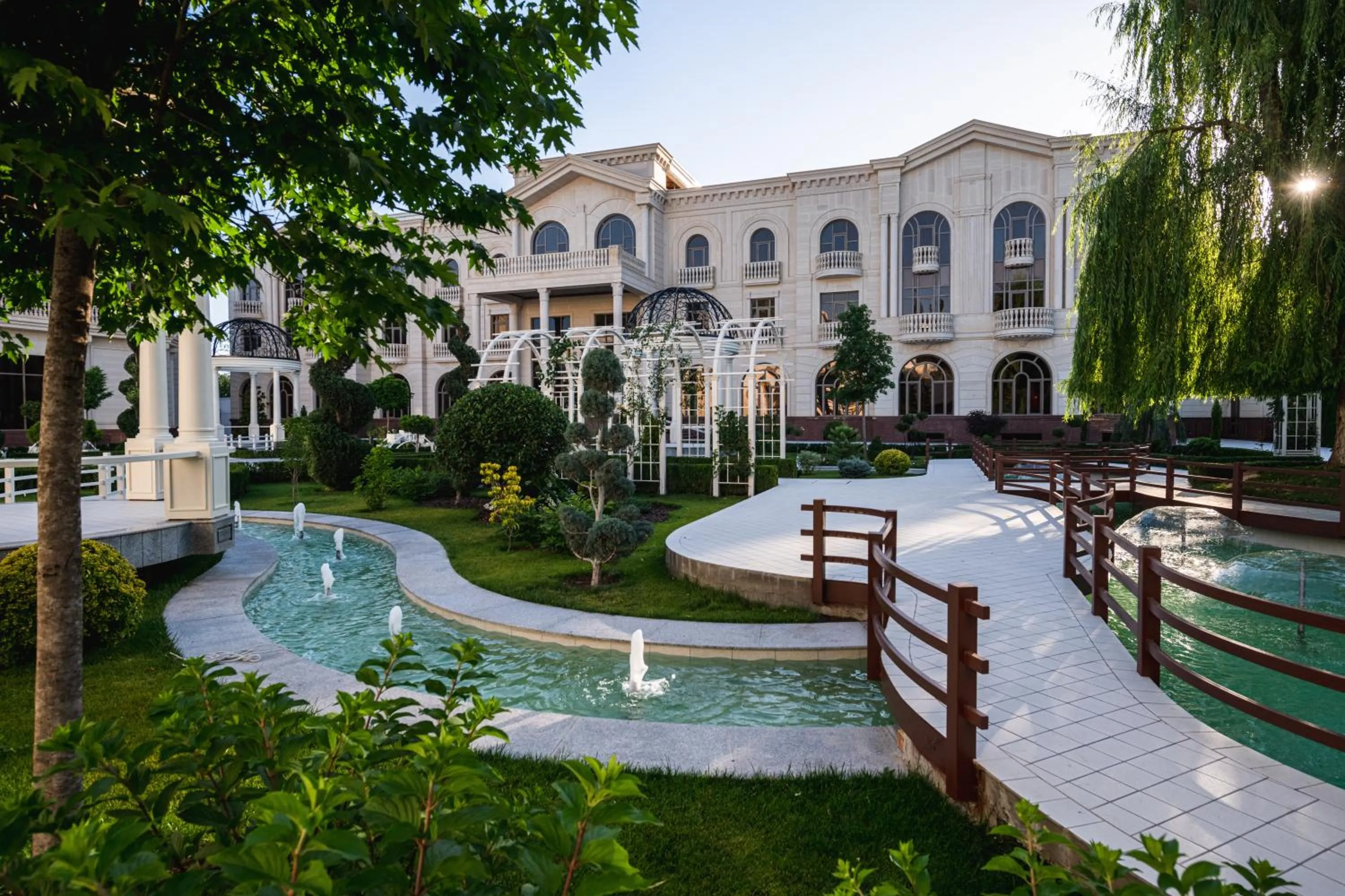 Garden in Zarafshon Parkside