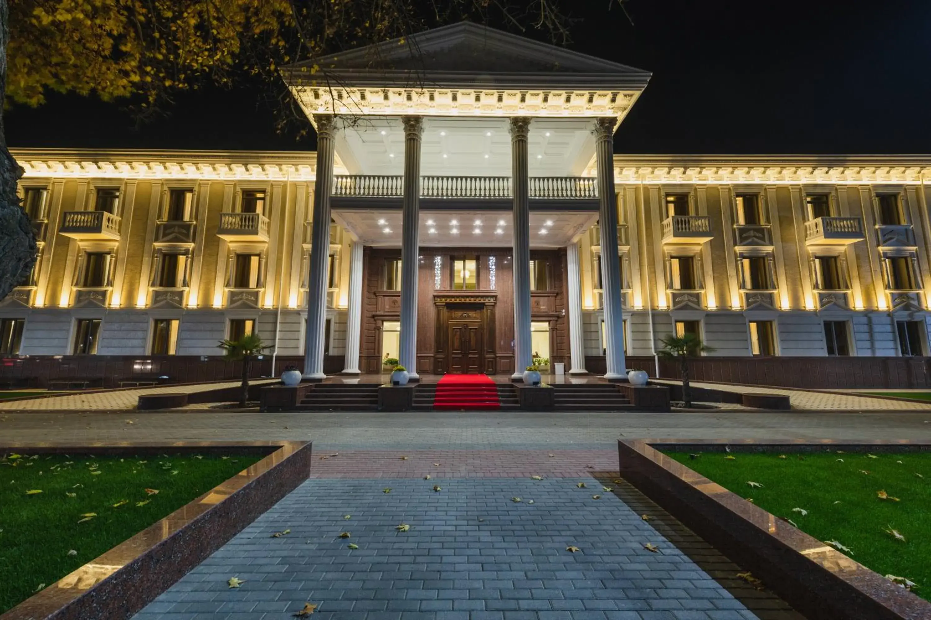 Facade/entrance in Zarafshon Parkside Facade/entrance in Zarafshon Parkside