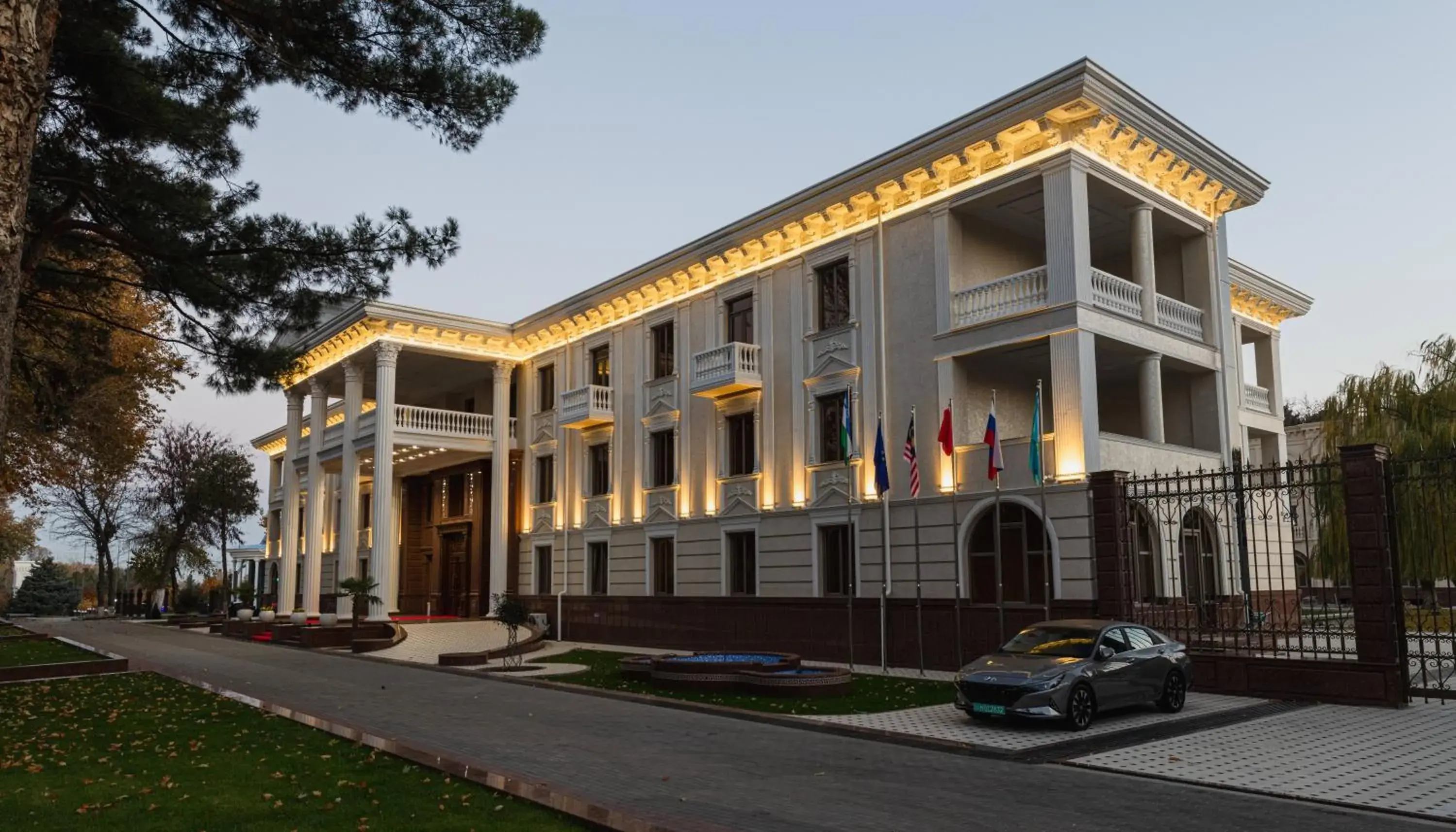 Property building in Zarafshon Parkside Property building in Zarafshon Parkside