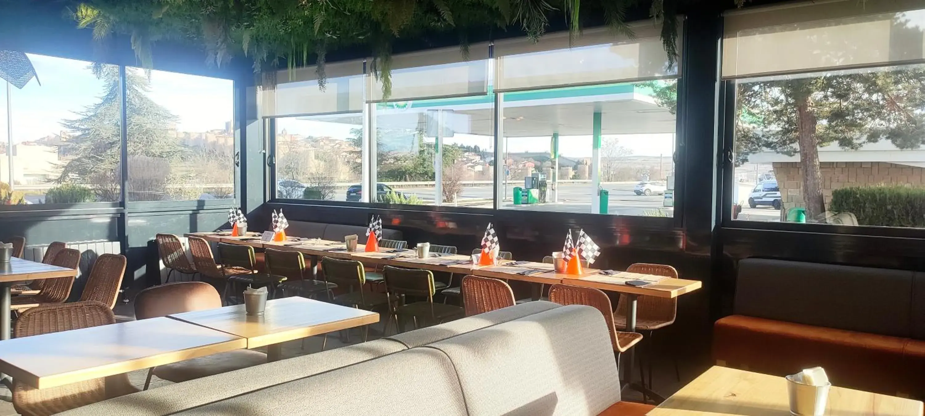 Lounge or bar in Hotel Sercotel Cuatro Postes Lounge or bar in Hotel Sercotel Cuatro Postes