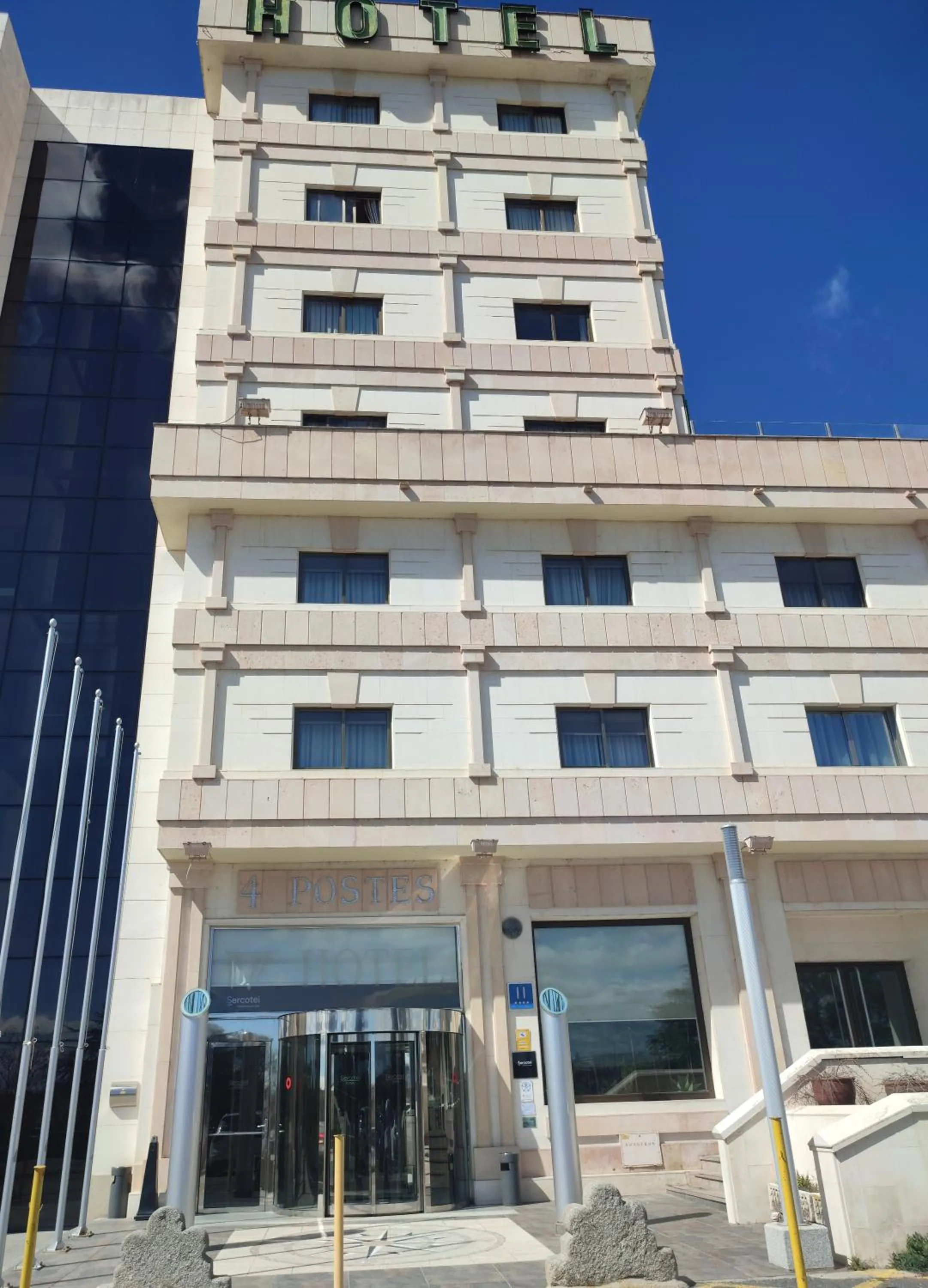 Property building in Hotel Sercotel Cuatro Postes