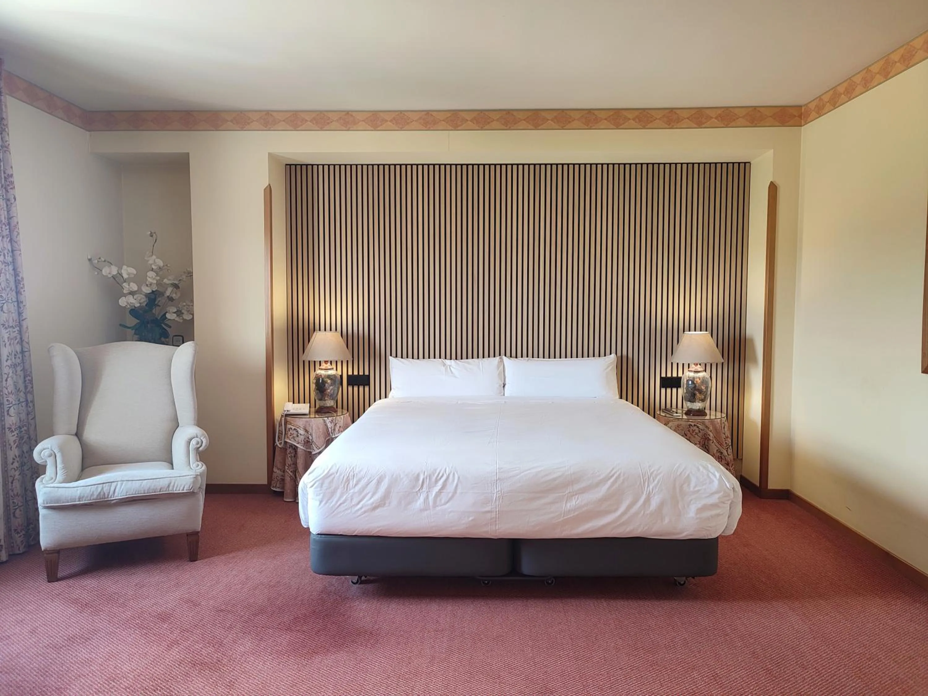 Bed in Hotel Sercotel Cuatro Postes