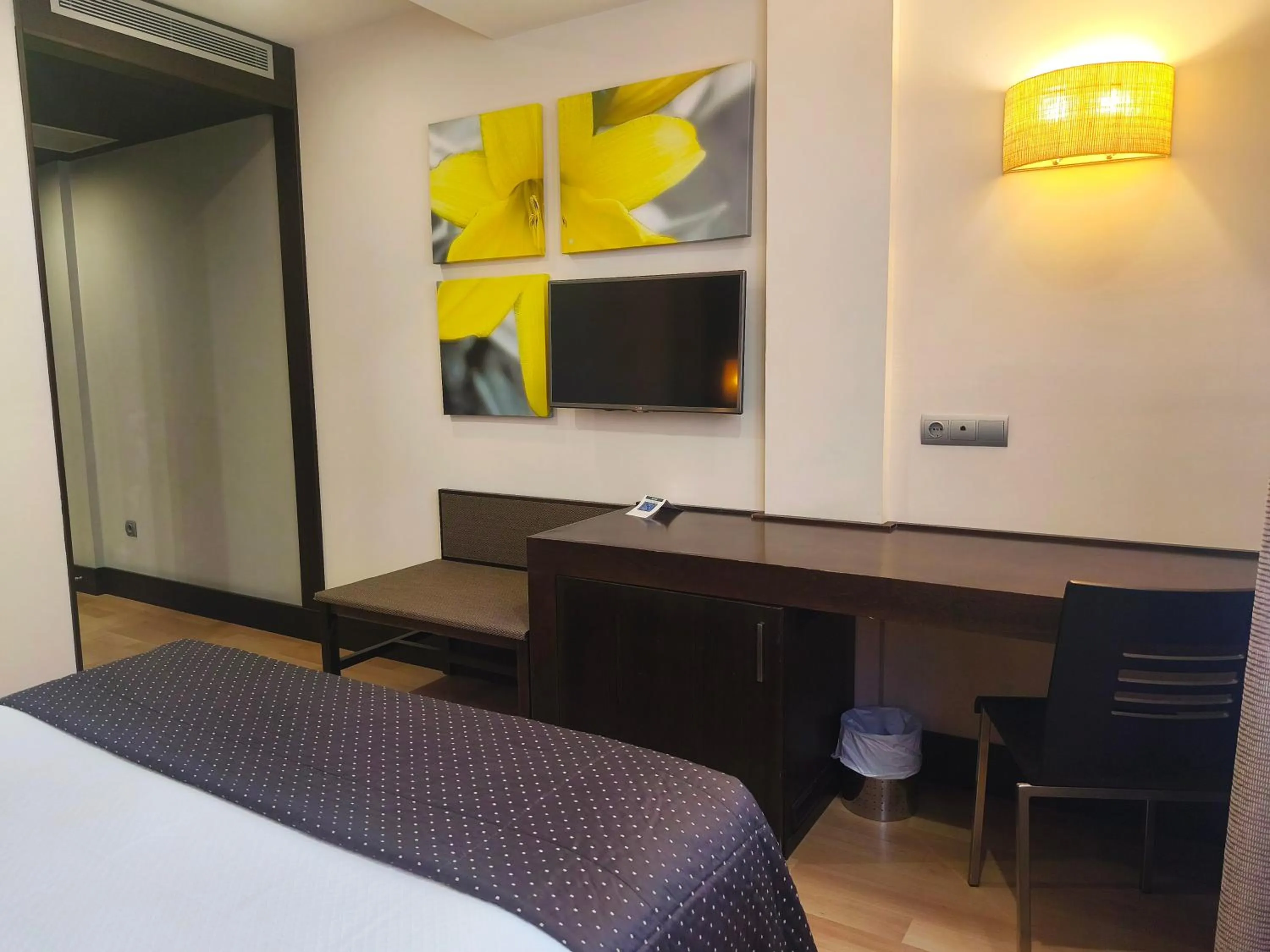 Bed in Hotel Sercotel Cuatro Postes