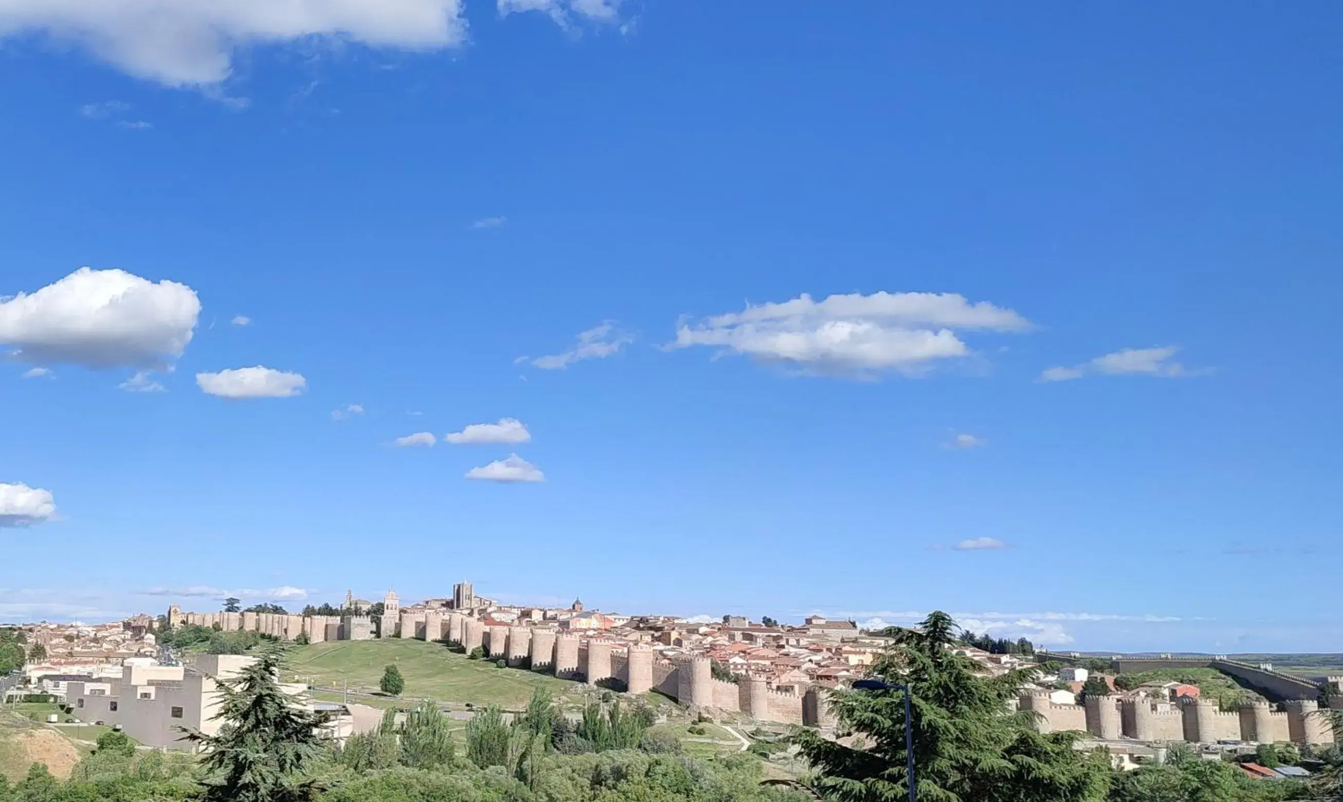 Property building in Hotel Sercotel Cuatro Postes Property building in Hotel Sercotel Cuatro Postes