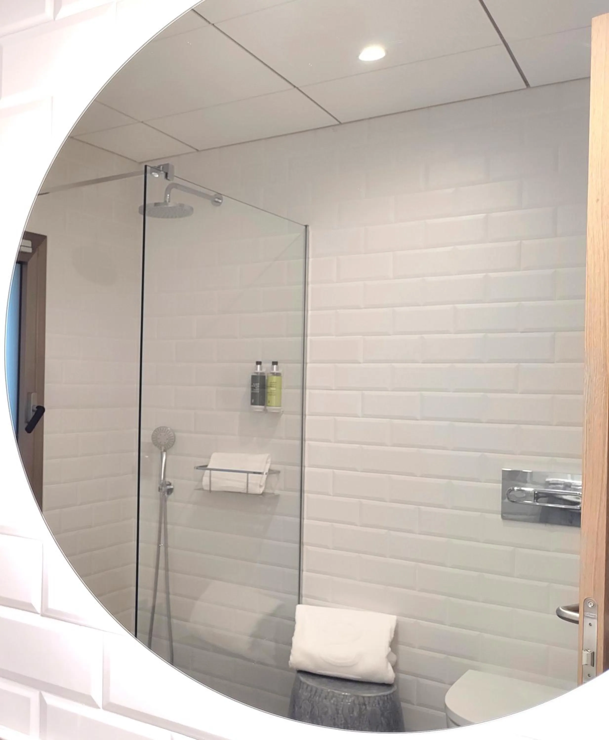 Toilet in Hotel Sercotel Cuatro Postes