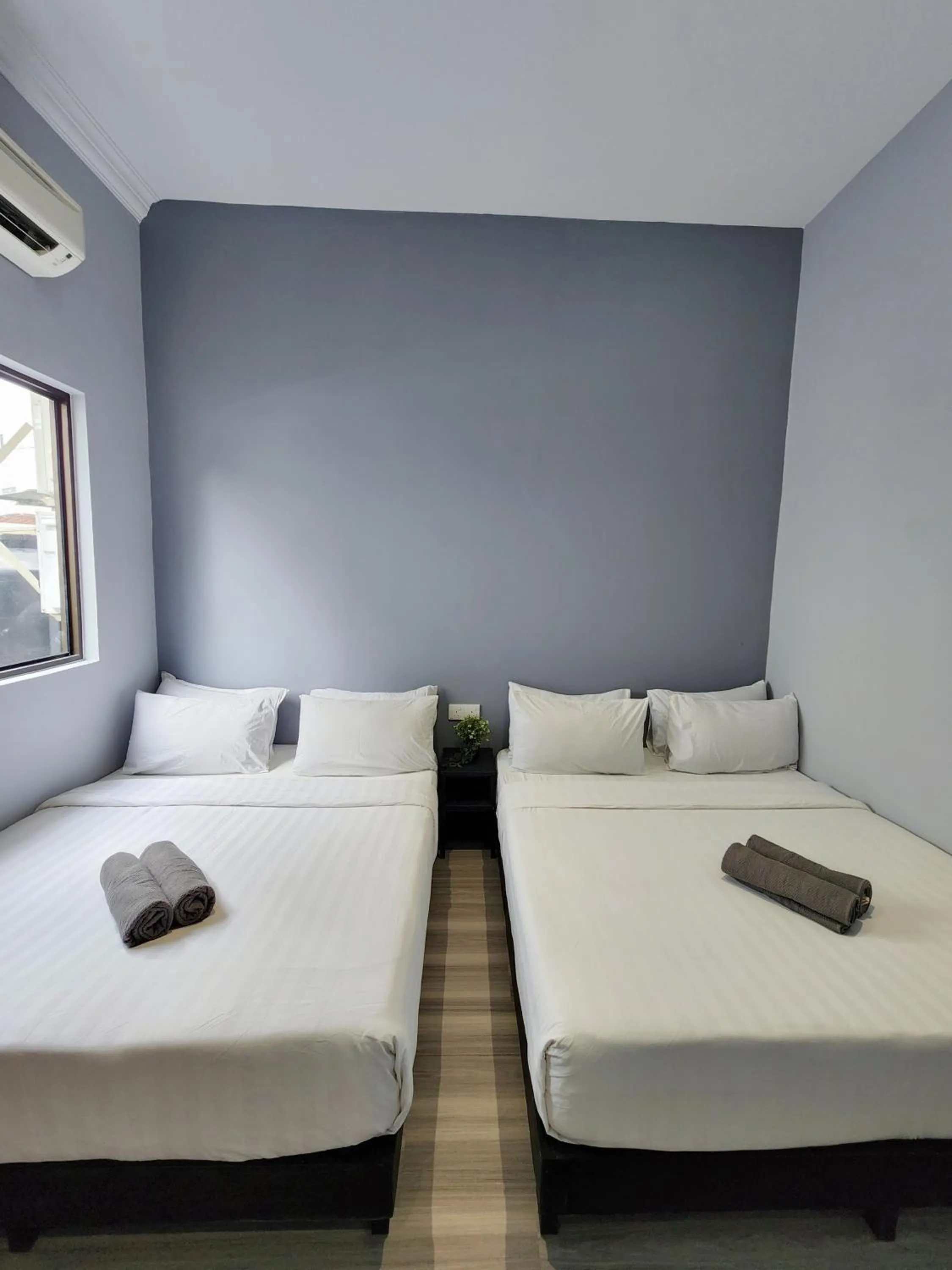 Bedroom, Bed in Gurney Coast Guest House by Sky Hive