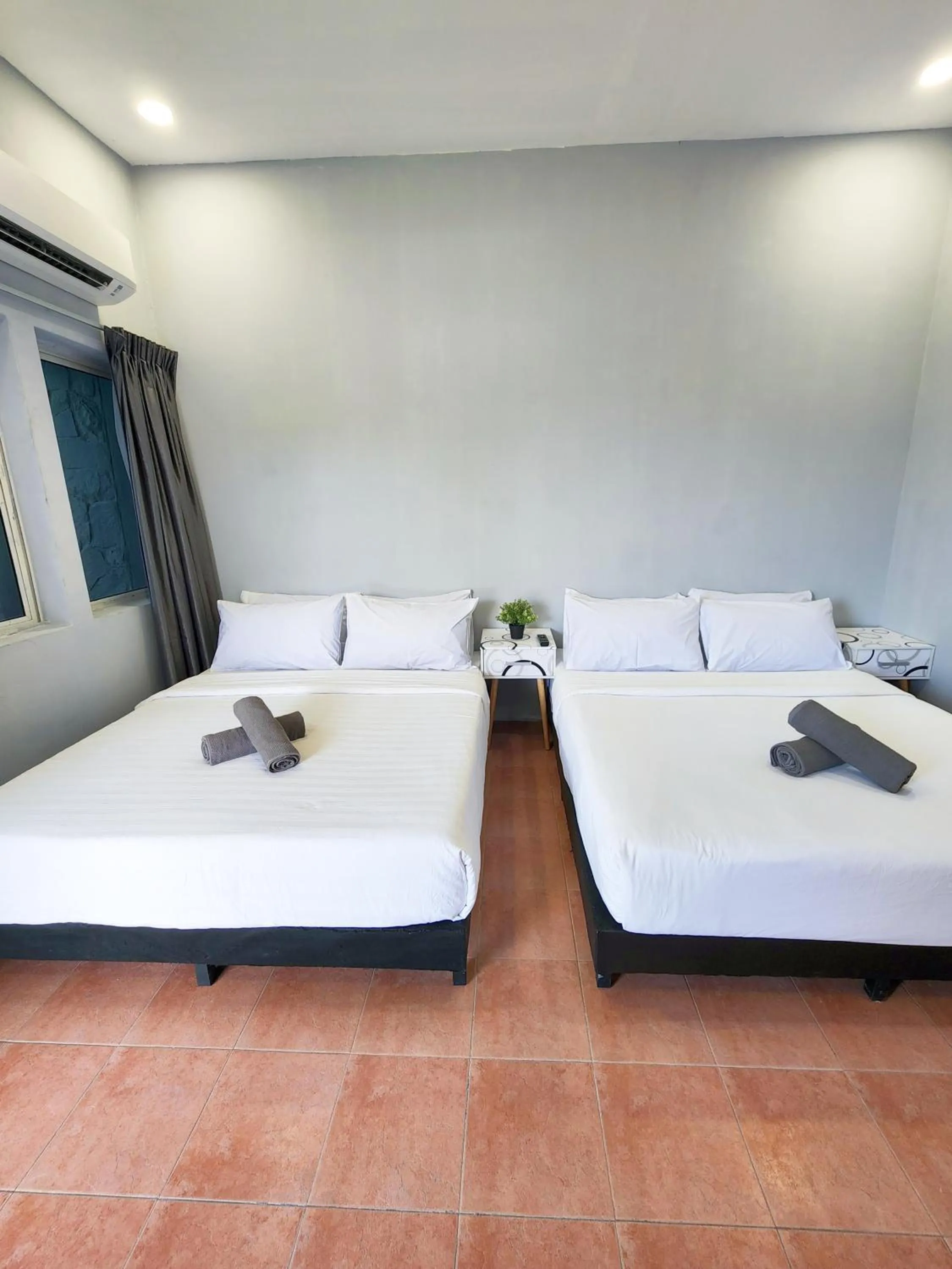 Bedroom, Bed in Gurney Coast Guest House by Sky Hive