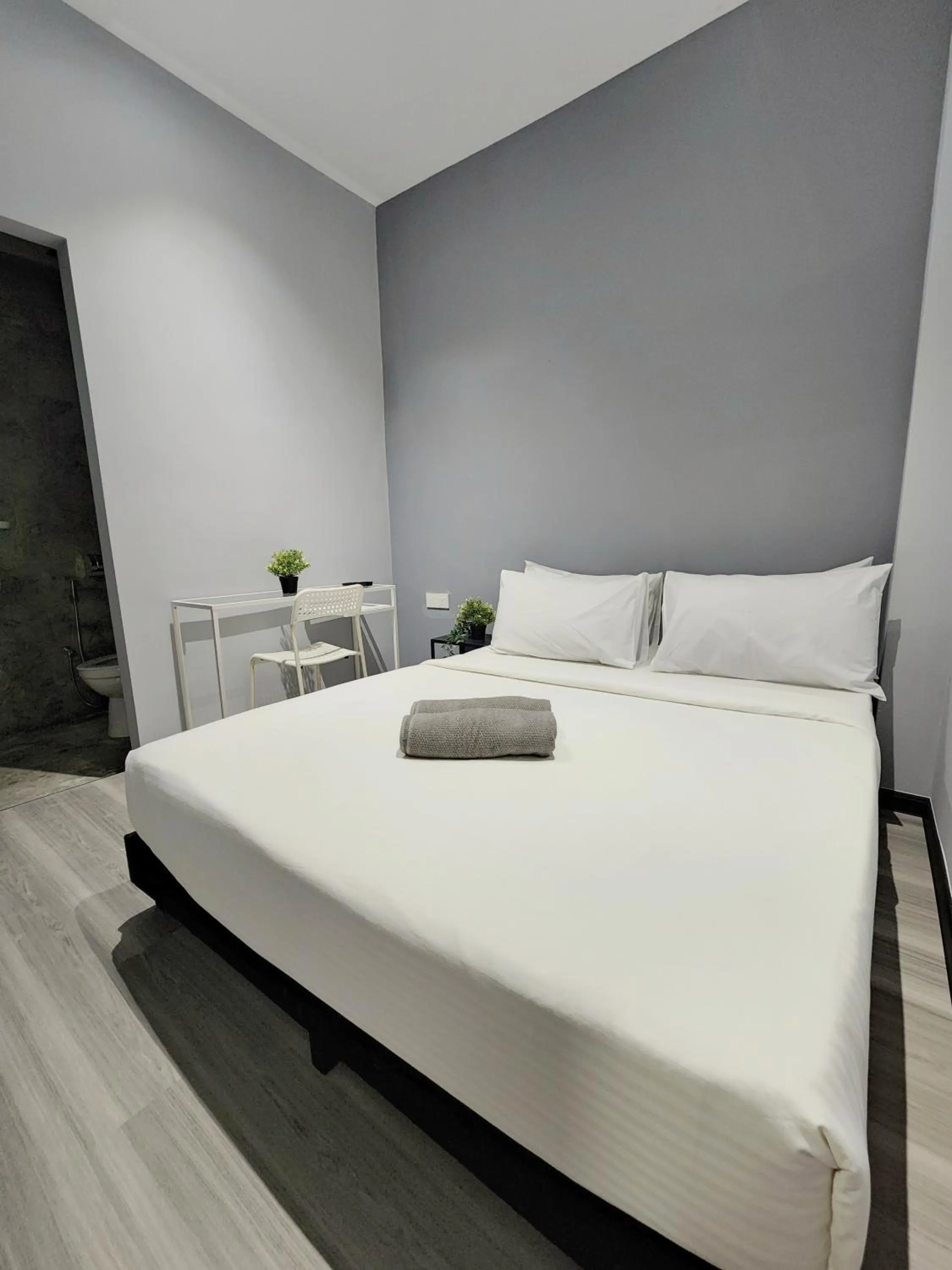 Bed in Gurney Coast Guest House by Sky Hive