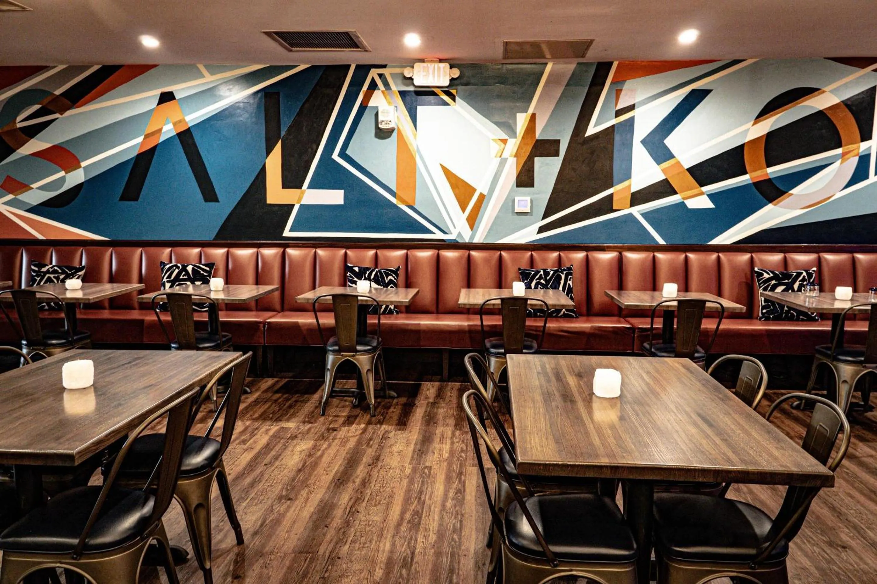 Restaurant/places to eat in Radisson Hotel Southfield-Detroit