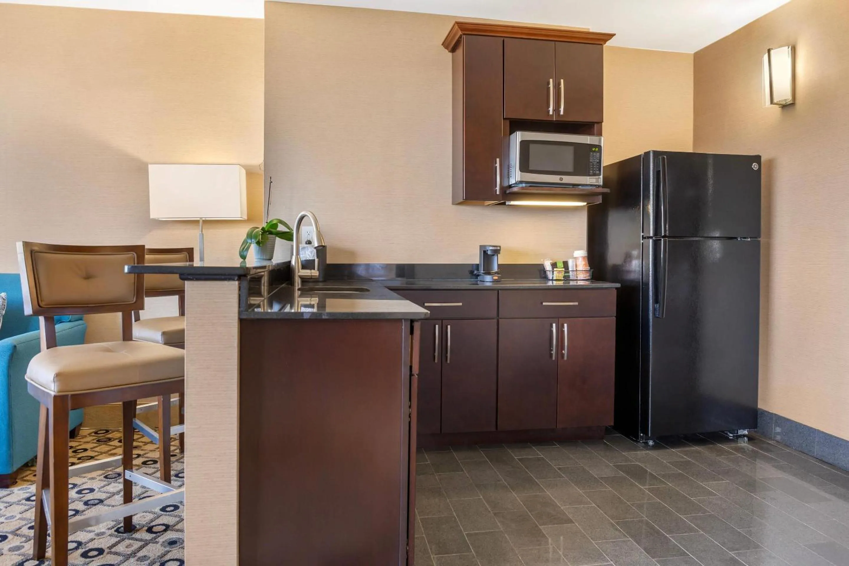 Bedroom in Radisson Hotel Southfield-Detroit