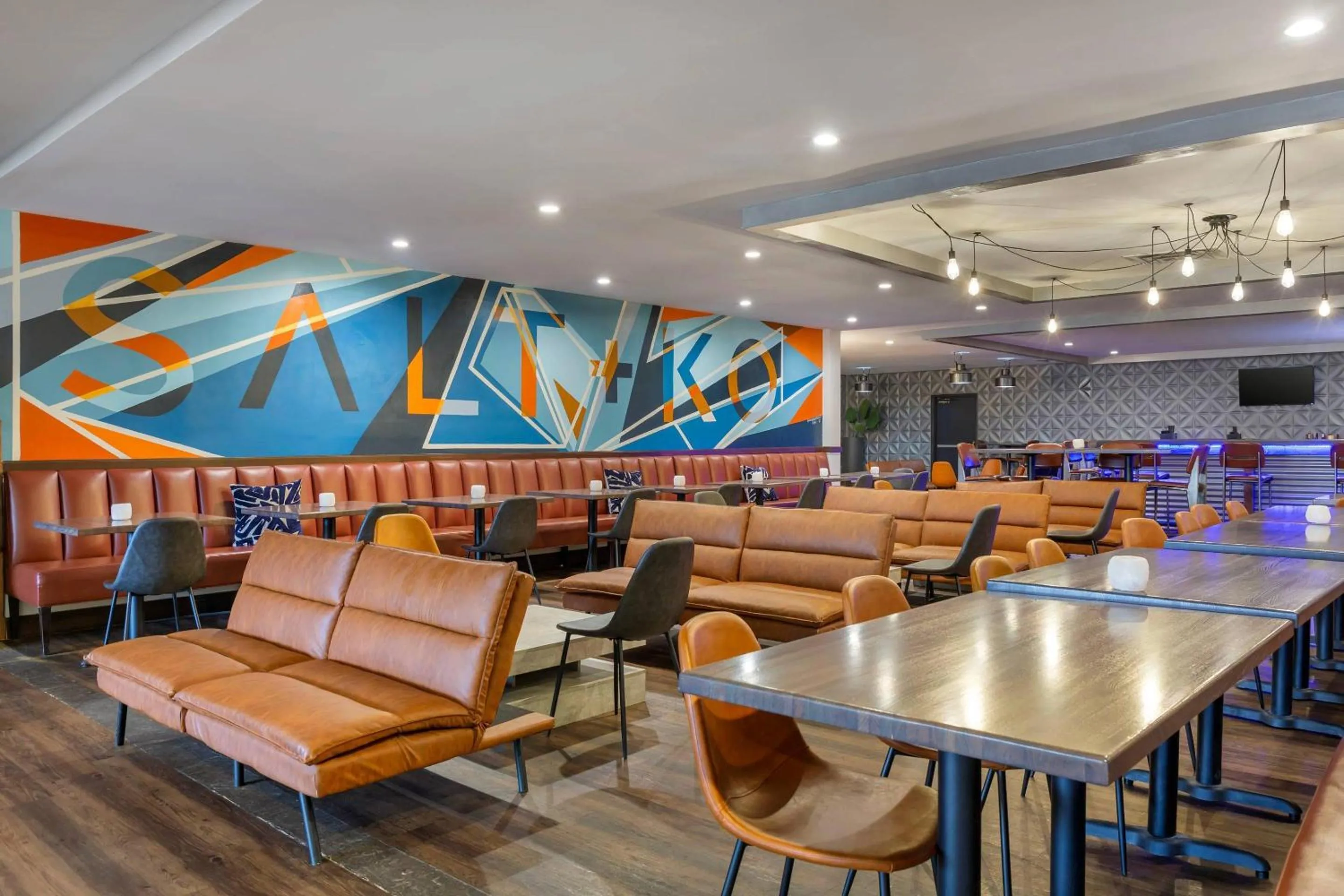 Restaurant/places to eat in Radisson Hotel Southfield-Detroit