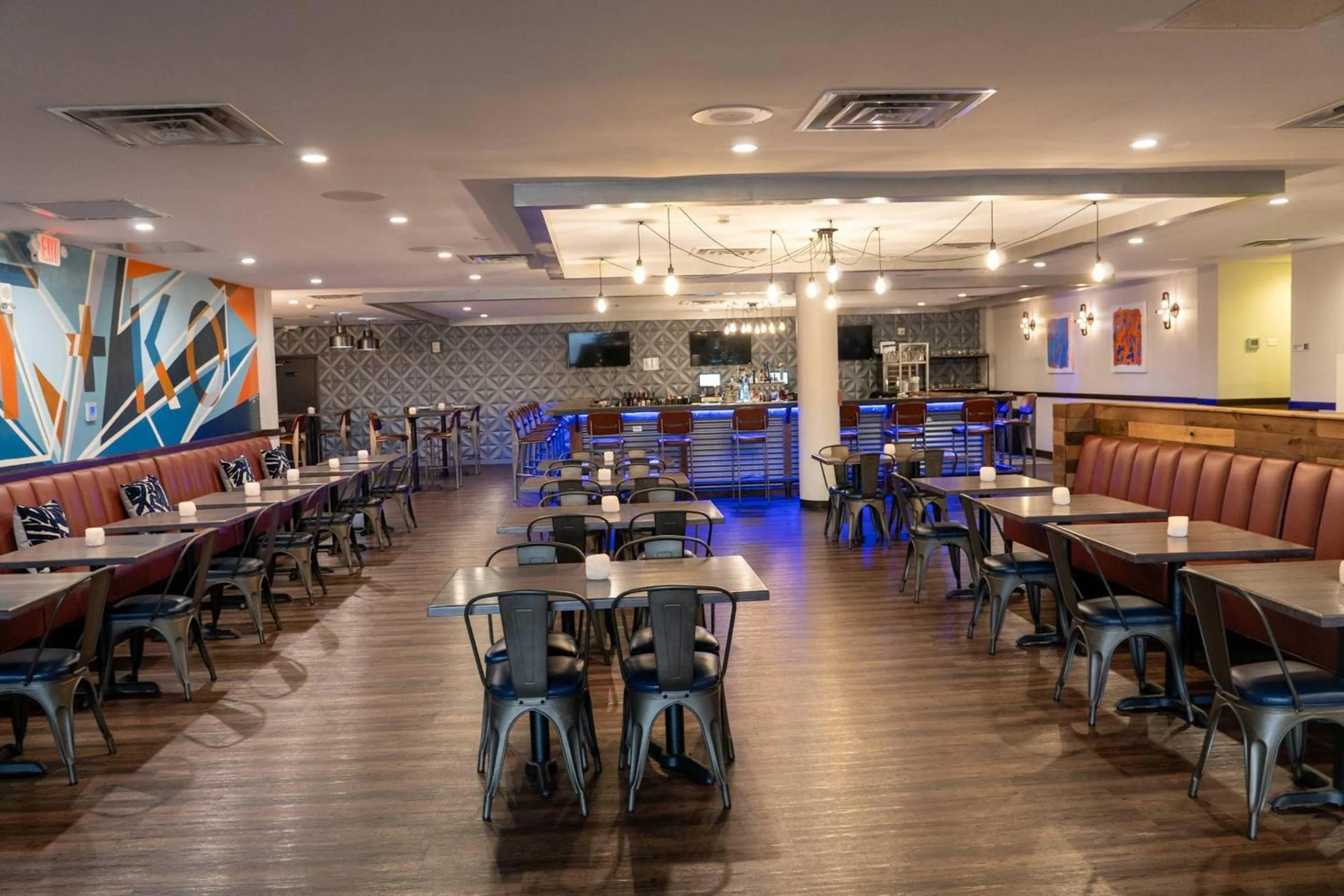 Restaurant/places to eat in Radisson Hotel Southfield-Detroit