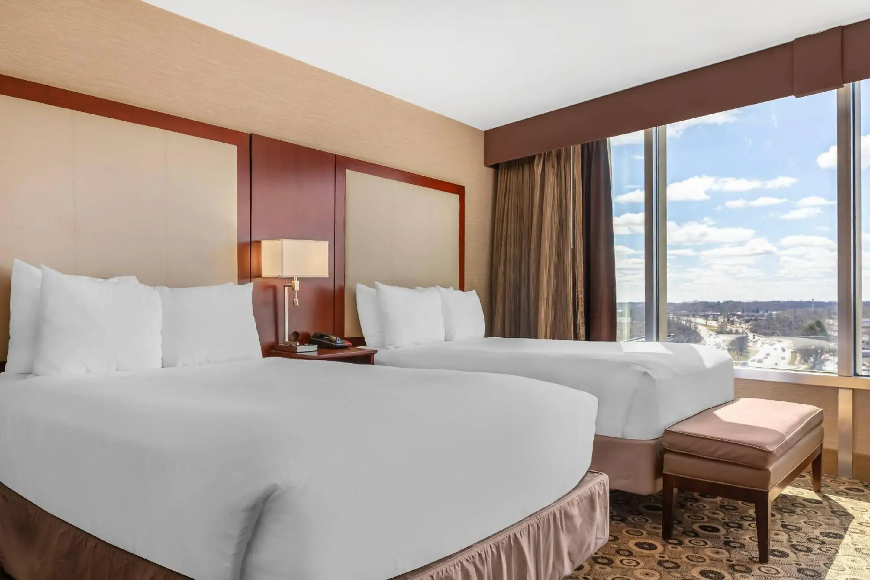 Bedroom, Bed in Radisson Hotel Southfield-Detroit Bedroom, Bed in Radisson Hotel Southfield-Detroit