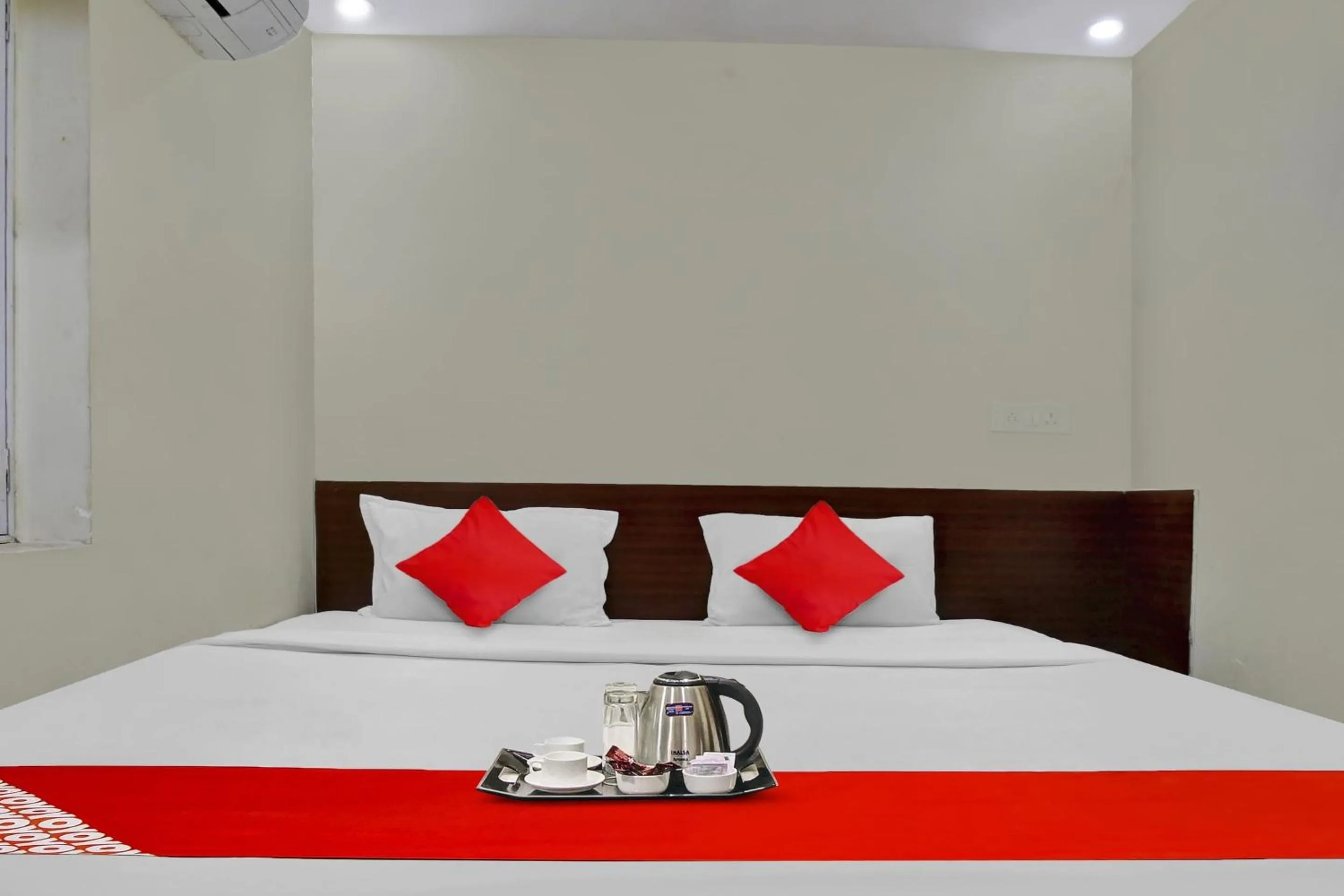 Bedroom, Bed in Hotel O by OYO Arjun