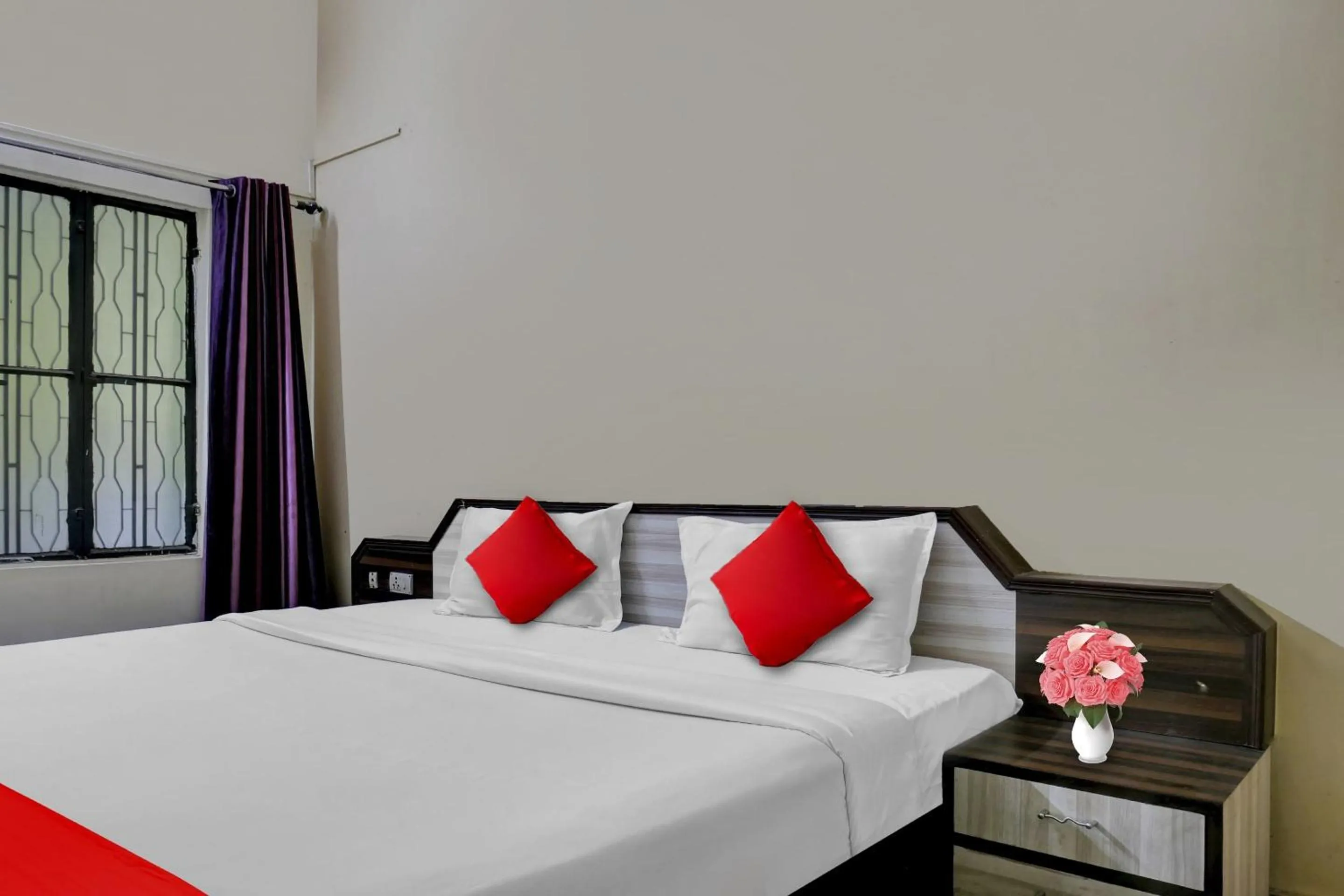 Bedroom, Bed in Hotel O by OYO Arjun