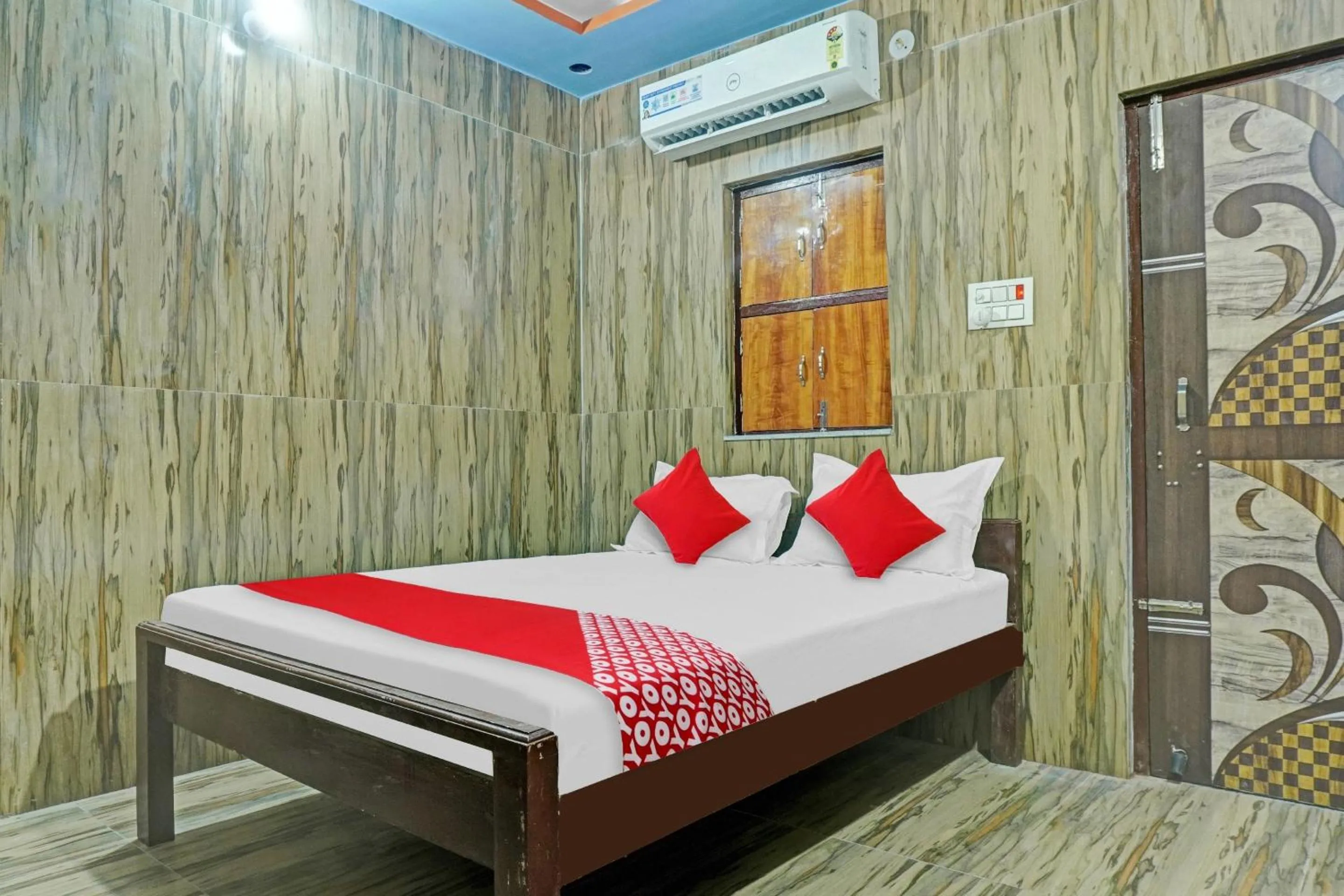 Bedroom, Bed in Hotel O Shree New Hotel Rajdhani