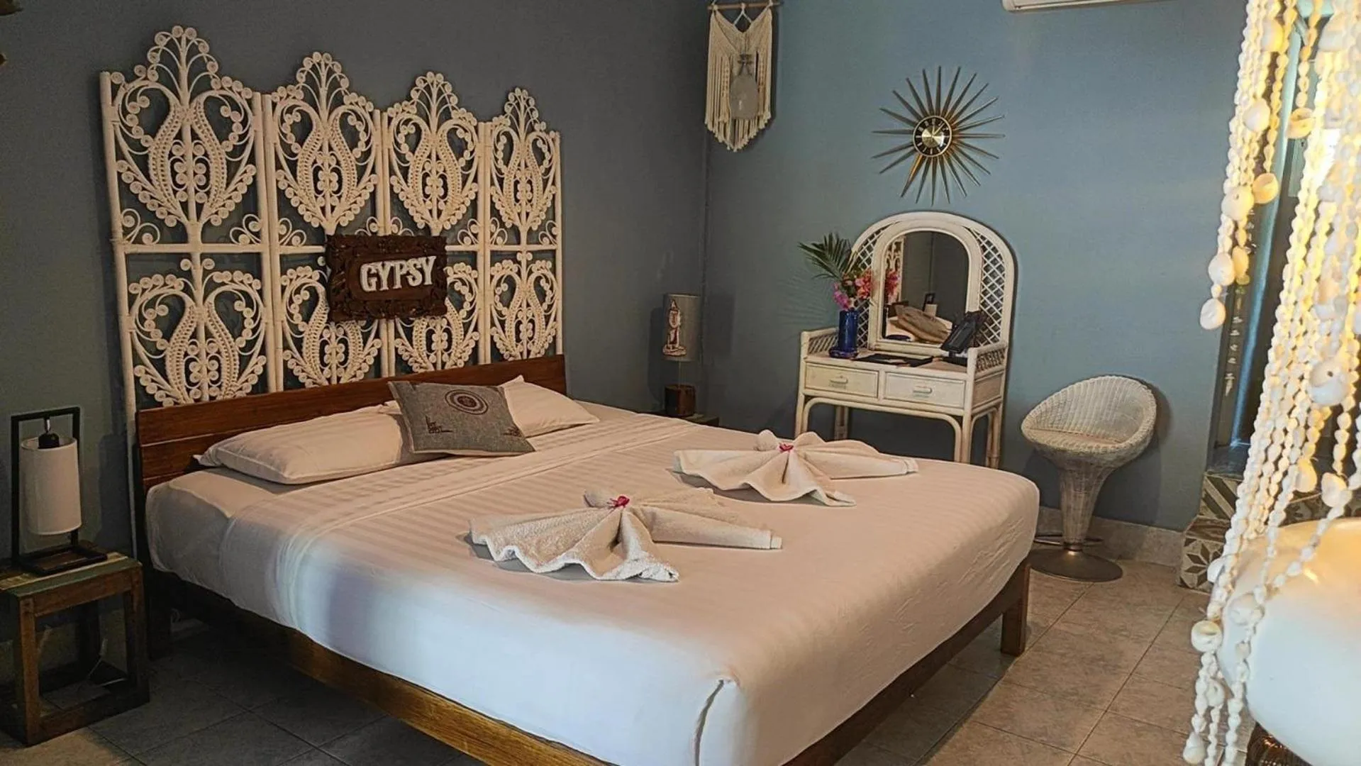 Bed in Baan sikhao Yanui