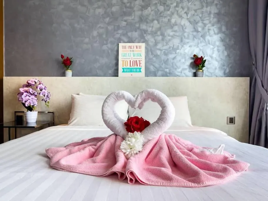 Bed in Vortex Suites KLCC by NADIA