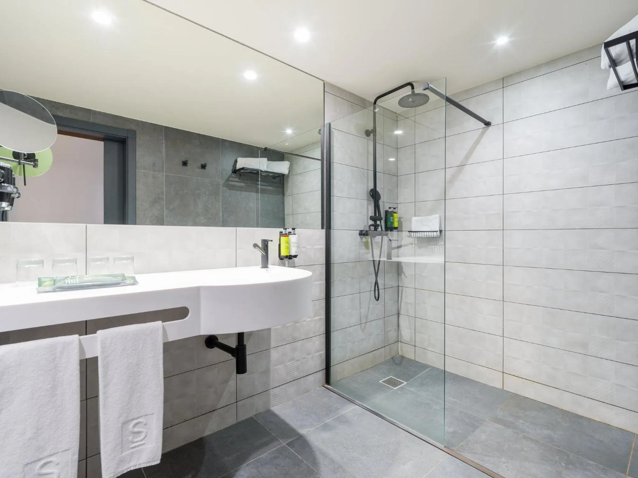 Bathroom in Sercotel Playa Canteras