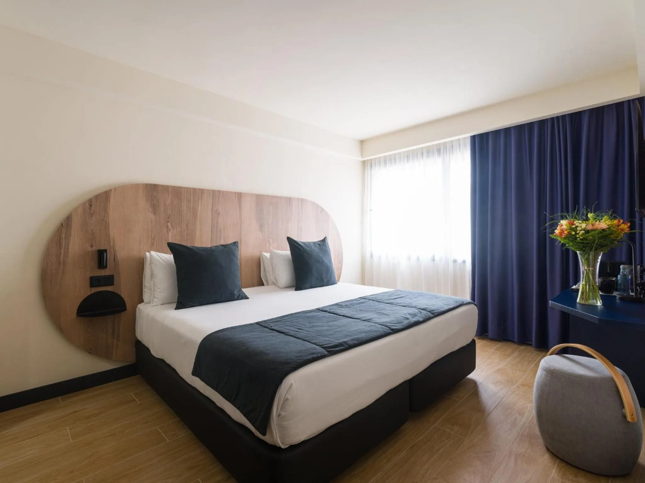 Photo of the whole room, Bed in Sercotel Playa Canteras
