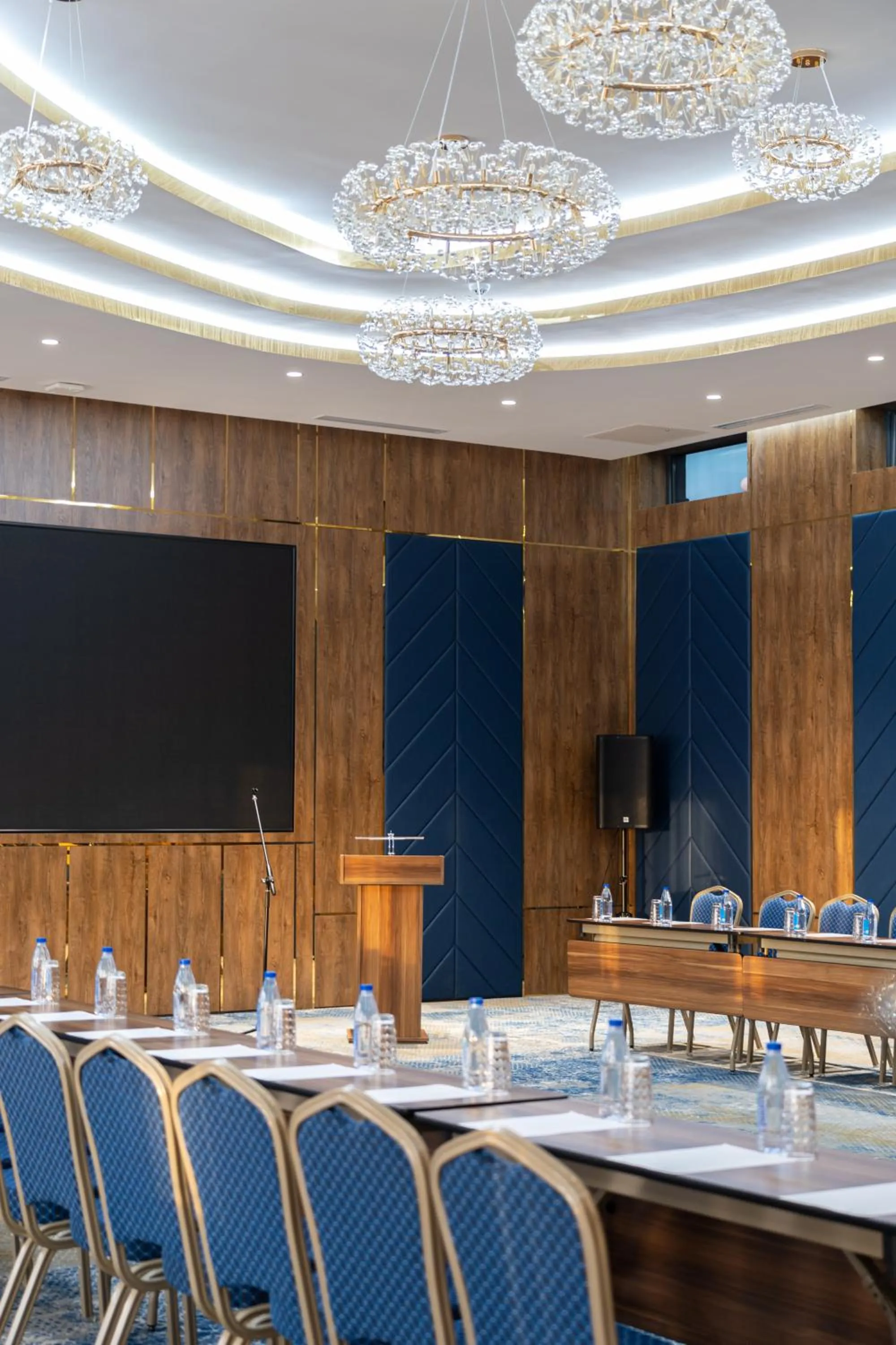 Meeting/conference room in Shamsan Airport Hotel
