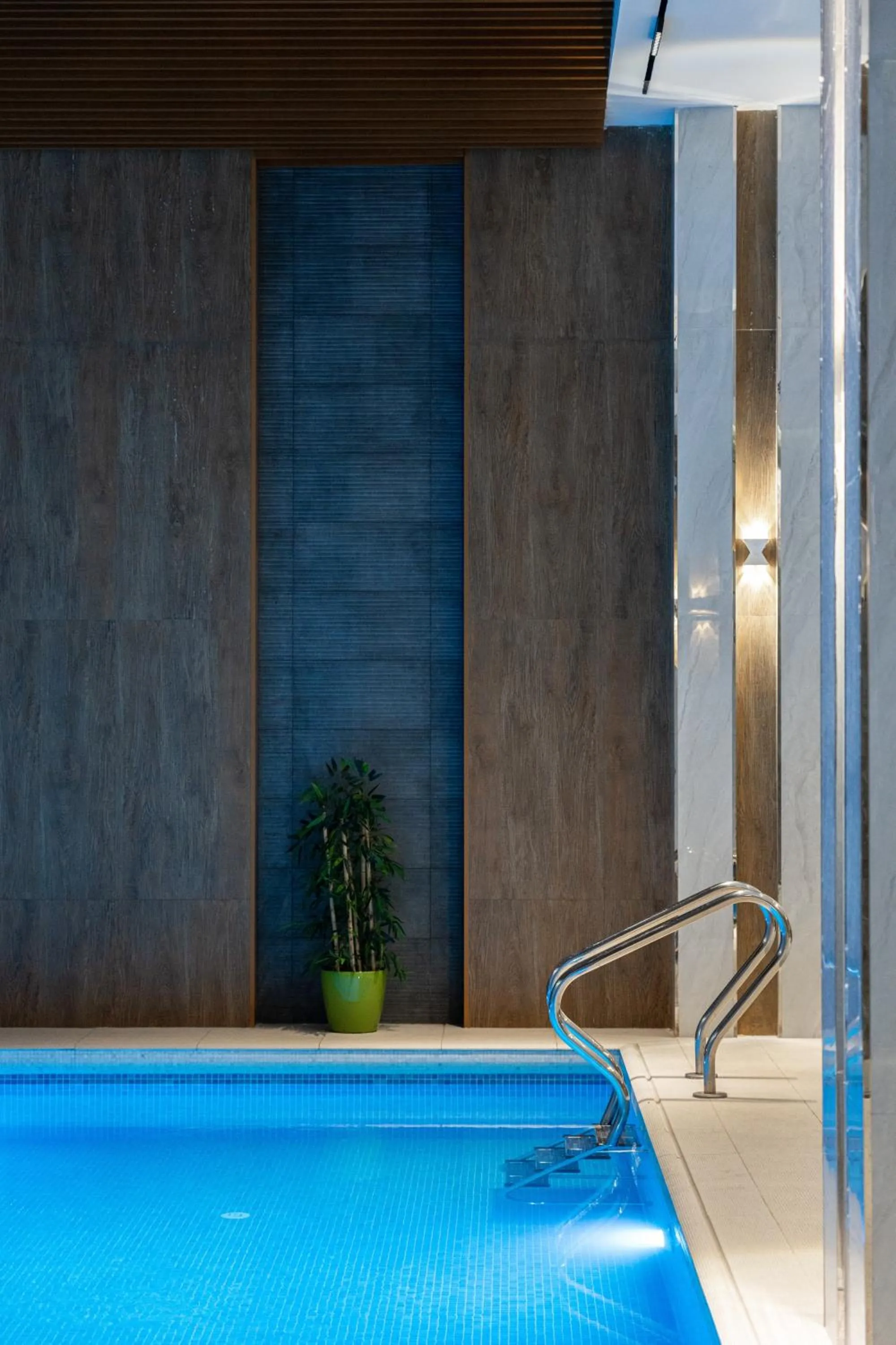 Pool view in Shamsan Airport Hotel