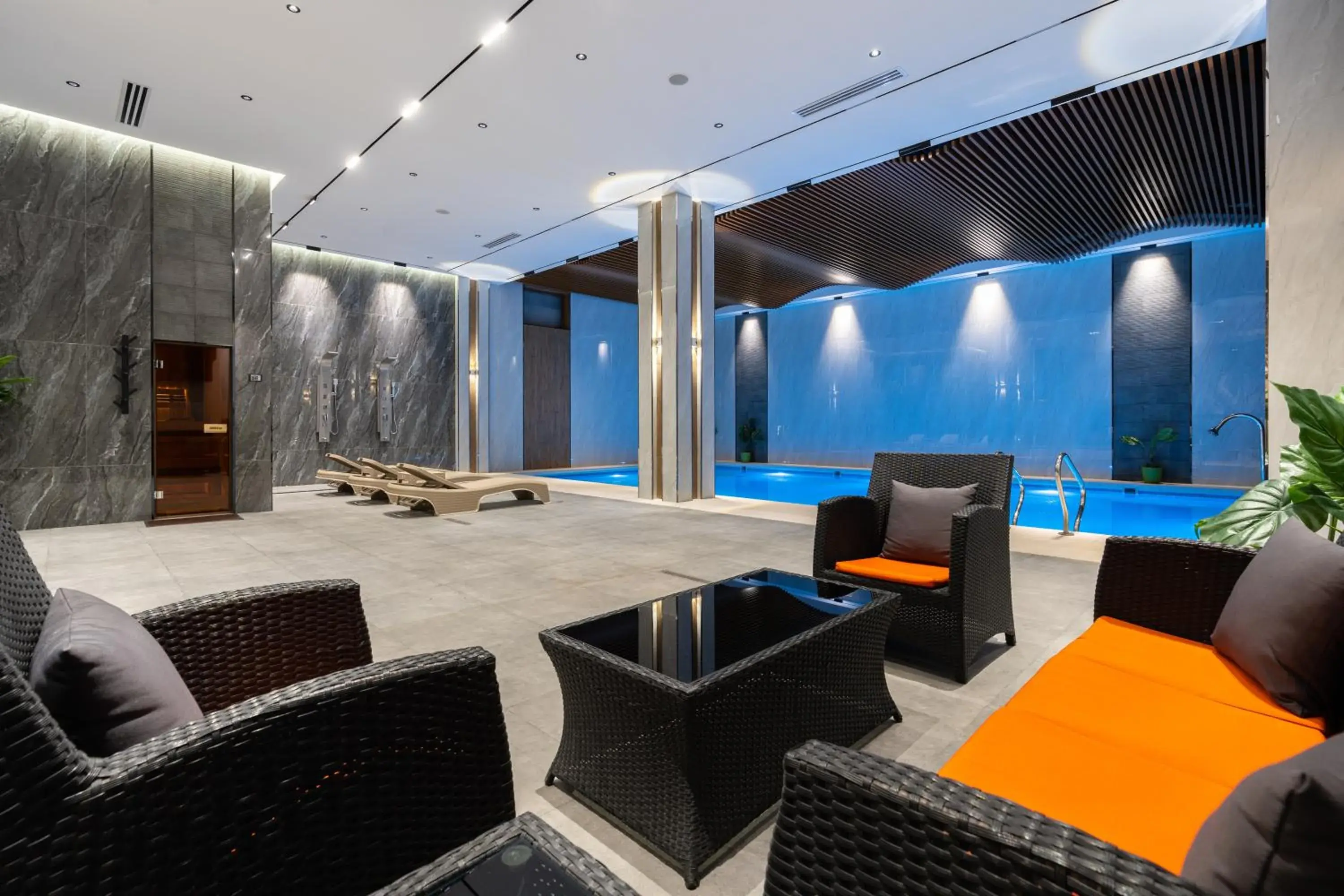 Swimming pool in Shamsan Airport Hotel Swimming pool in Shamsan Airport Hotel