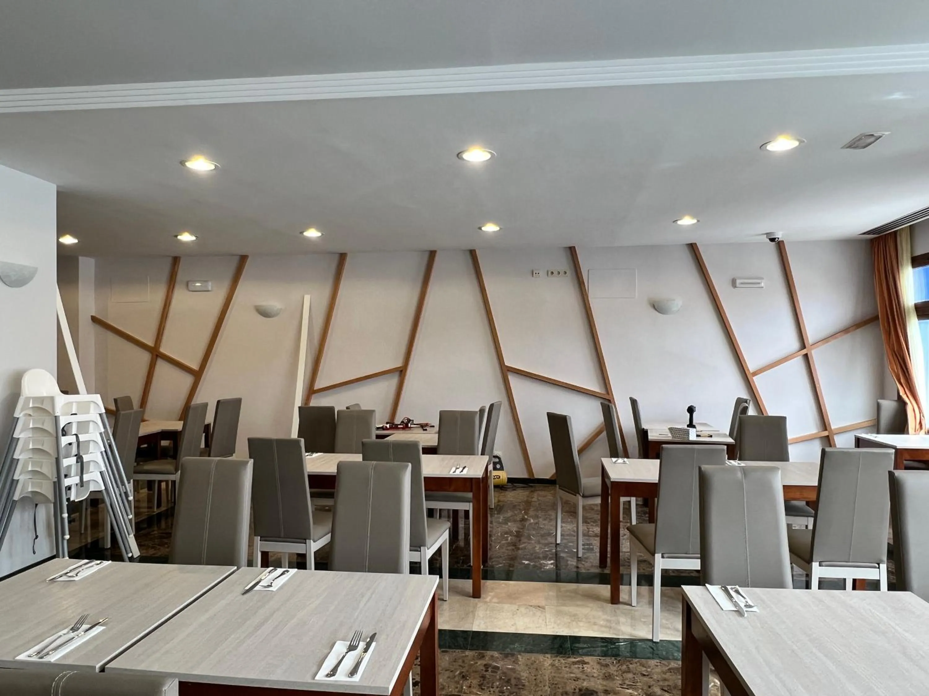 Restaurant/places to eat in Perla Marina