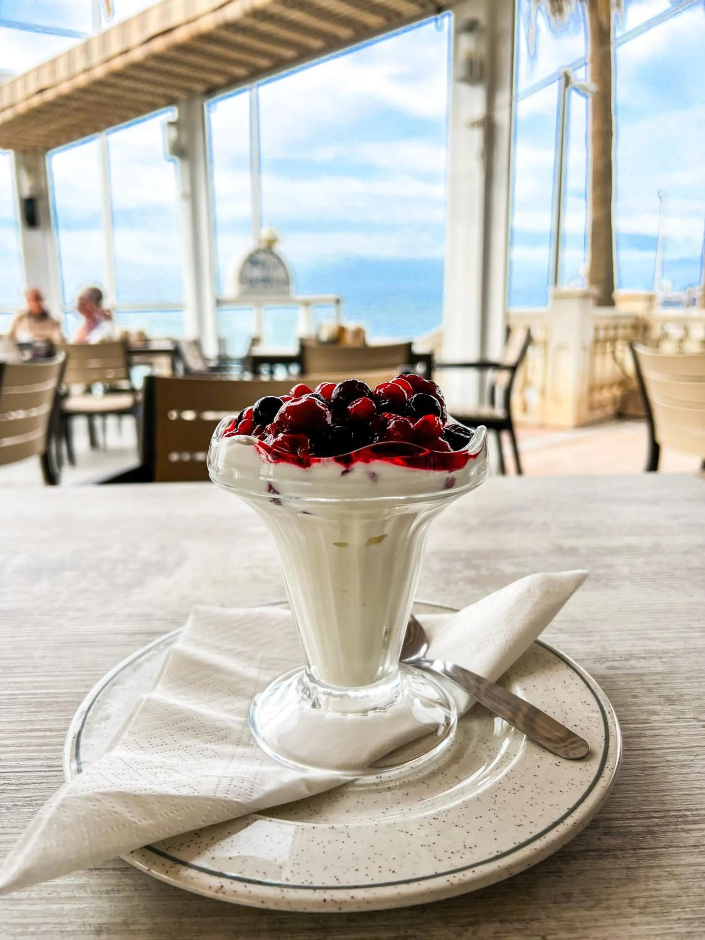 Restaurant/places to eat in Perla Marina