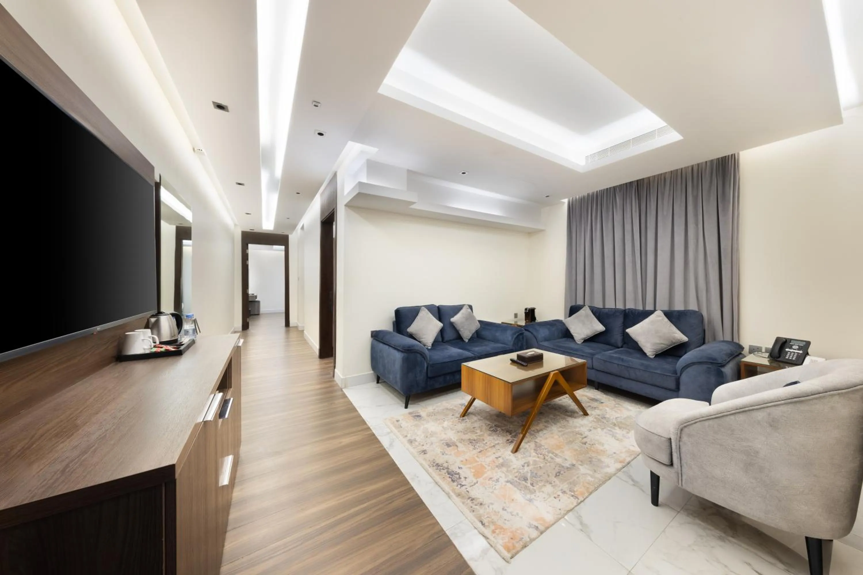 Luxury Night Al Mounisea