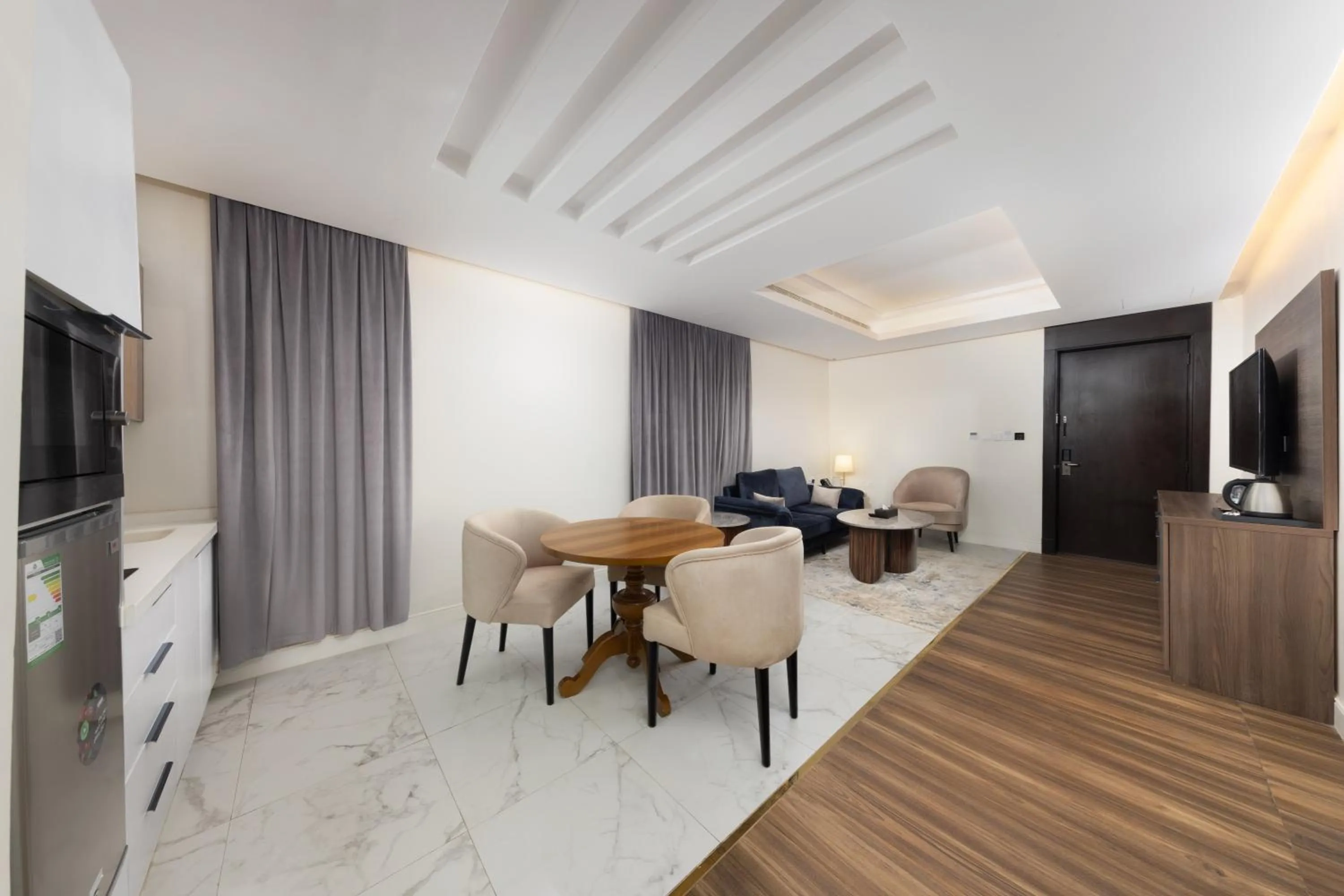 Luxury Night Al Mounisea