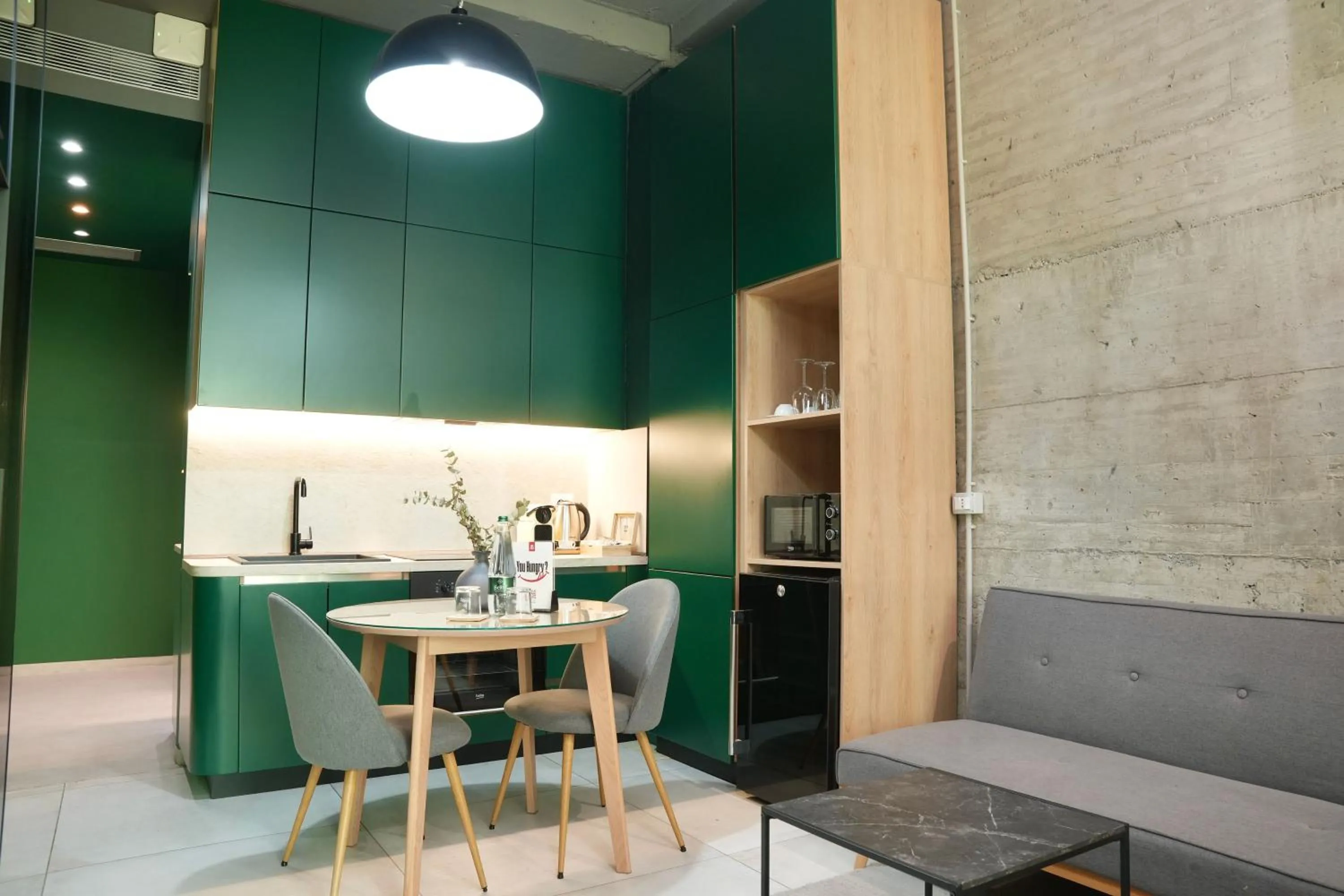 Kitchen or kitchenette in Ambassador Skyline Apartments