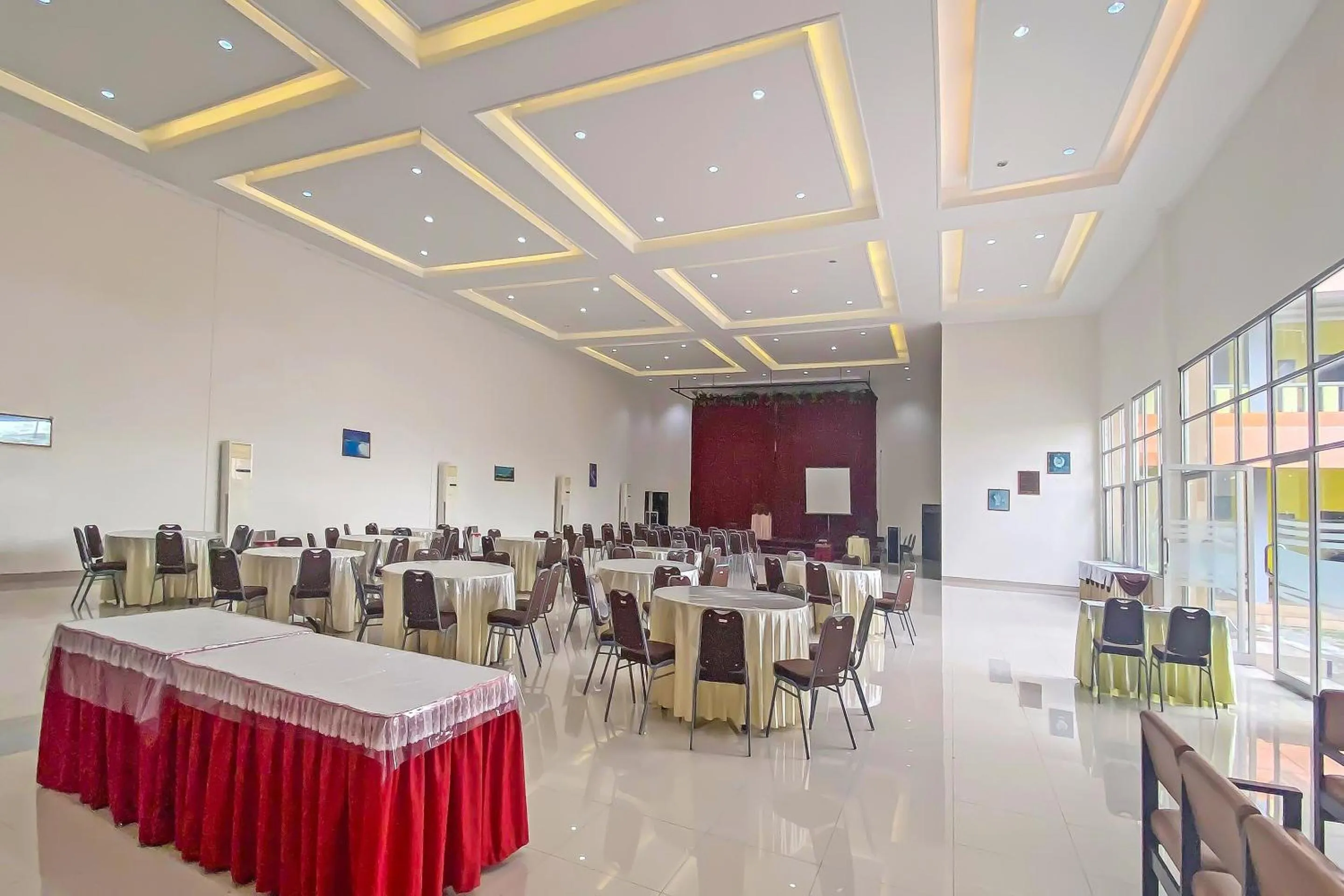 Lobby or reception in Hotel O Gajah Mada Indah