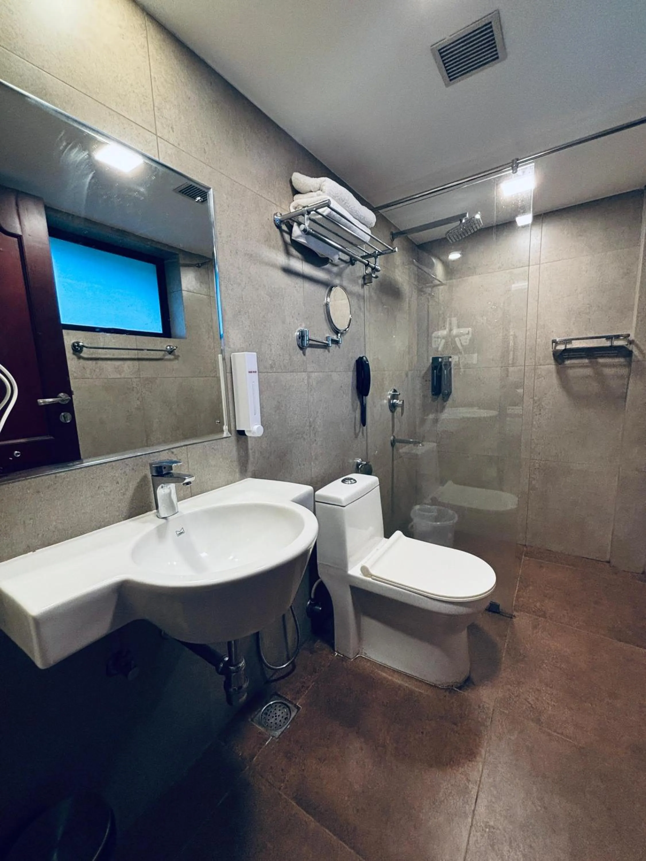 Shower in Hotel Seven Hills