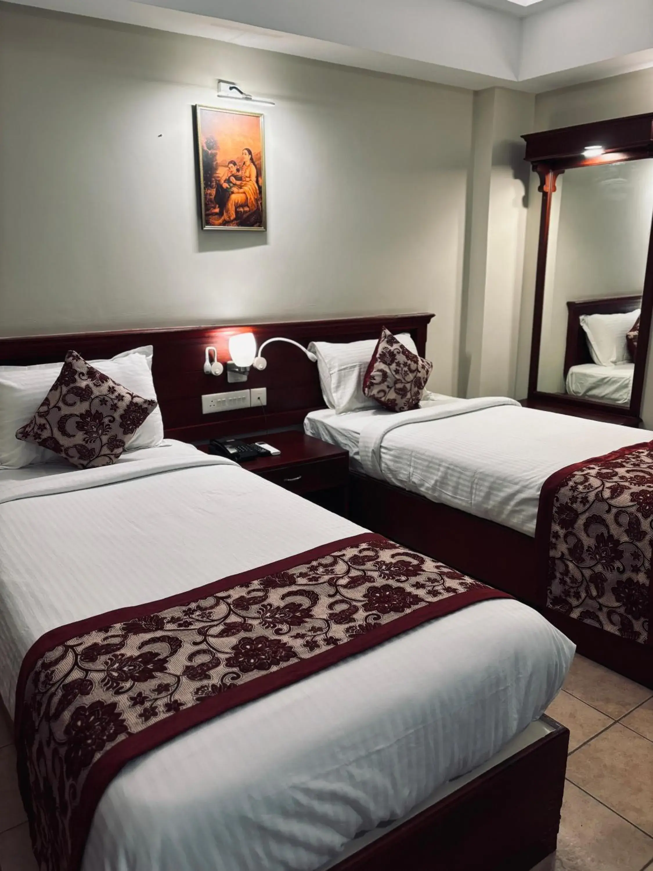 Deluxe Double or Twin Room in Hotel Seven Hills Deluxe Double or Twin Room in Hotel Seven Hills