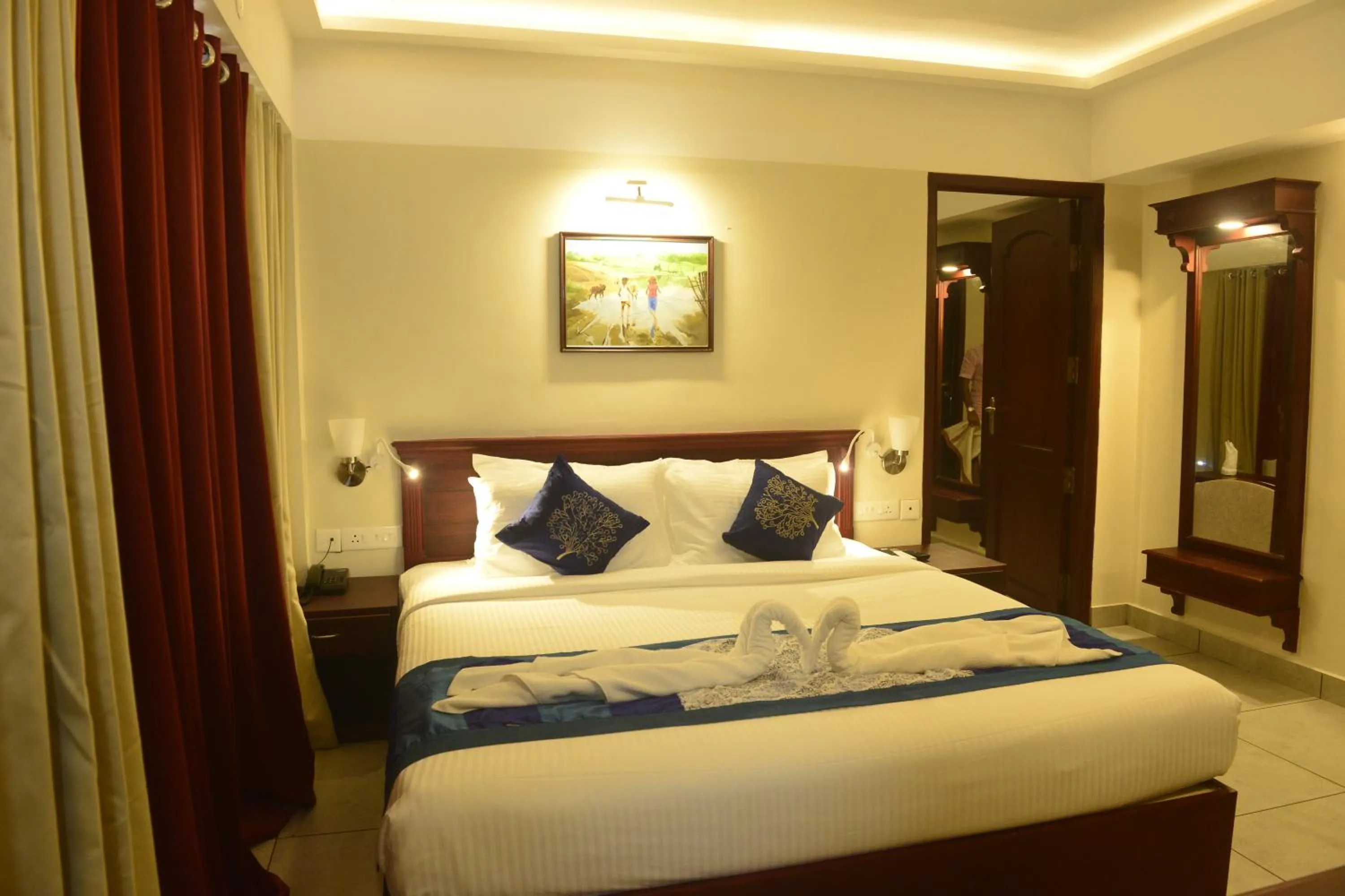 Bedroom, Bed in Hotel Seven Hills