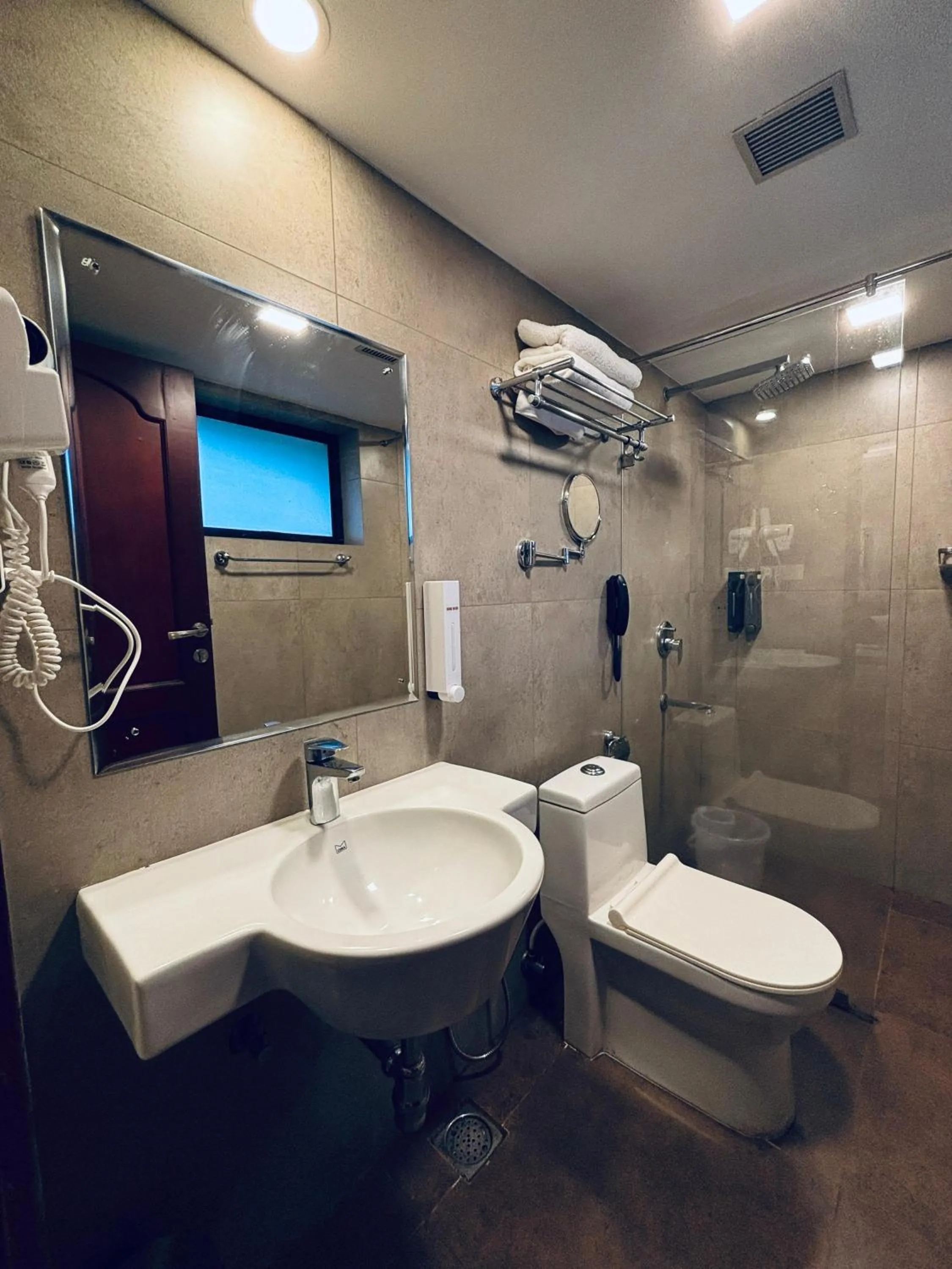 Toilet in Hotel Seven Hills